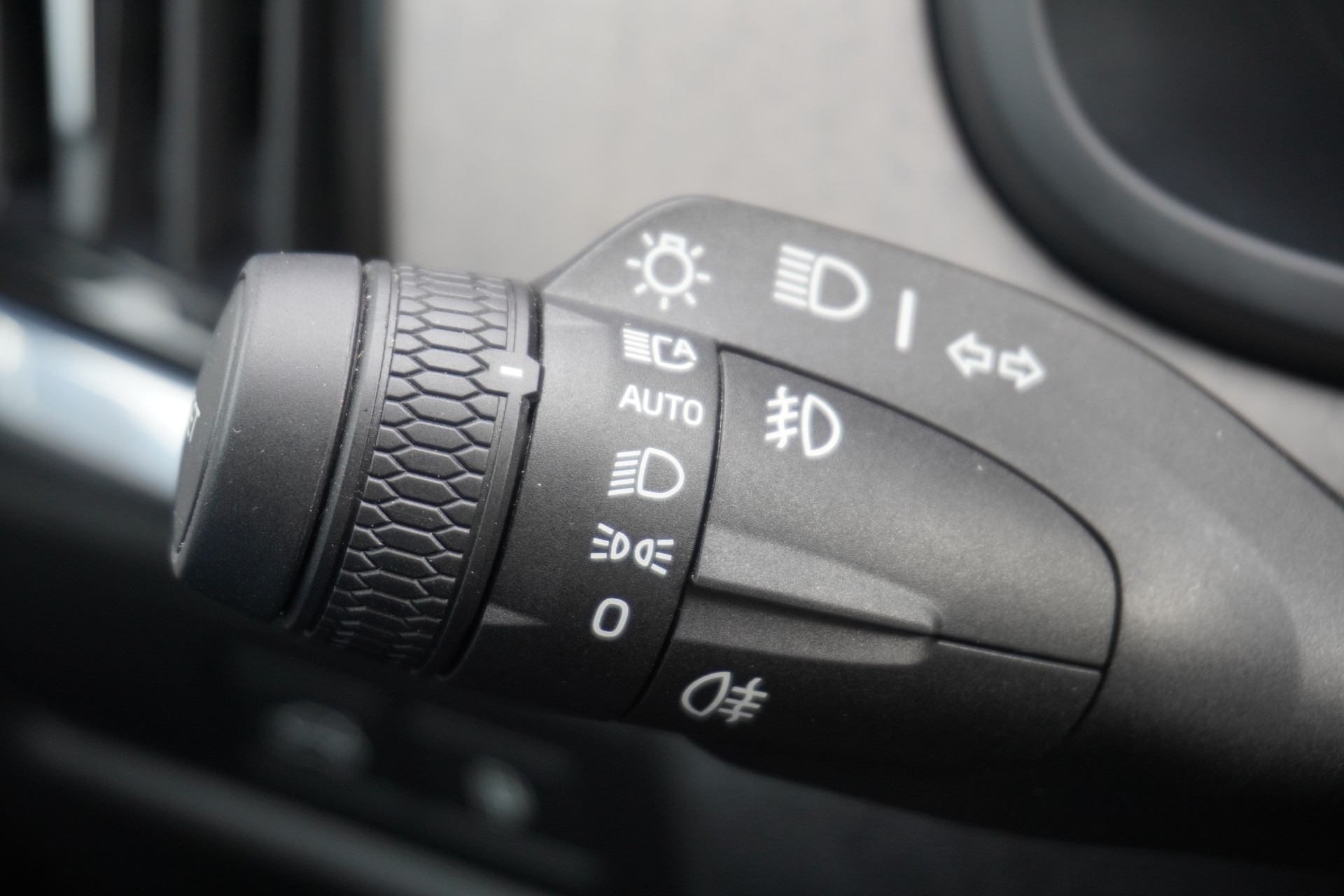 VOLVO S90 T8 eAWD Plug in Hybrid Ultimate Dark Geartronic-image-25