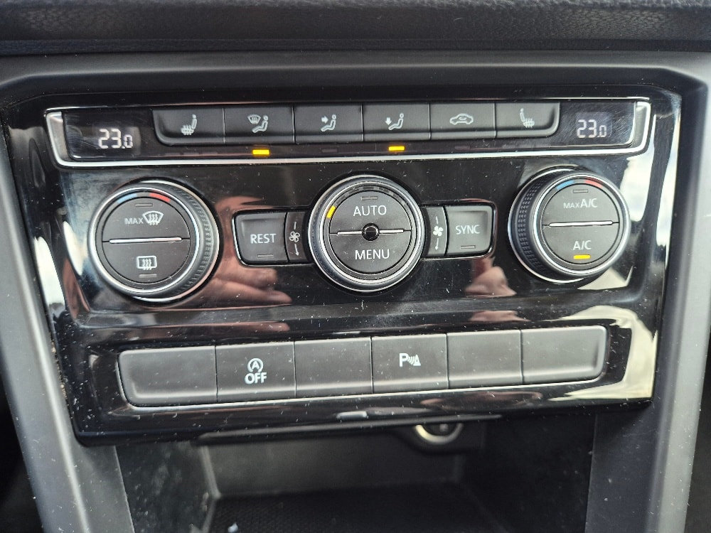 VW Touran 2.0 TDI BlueMotion Technology Comfortline DSG-image-14