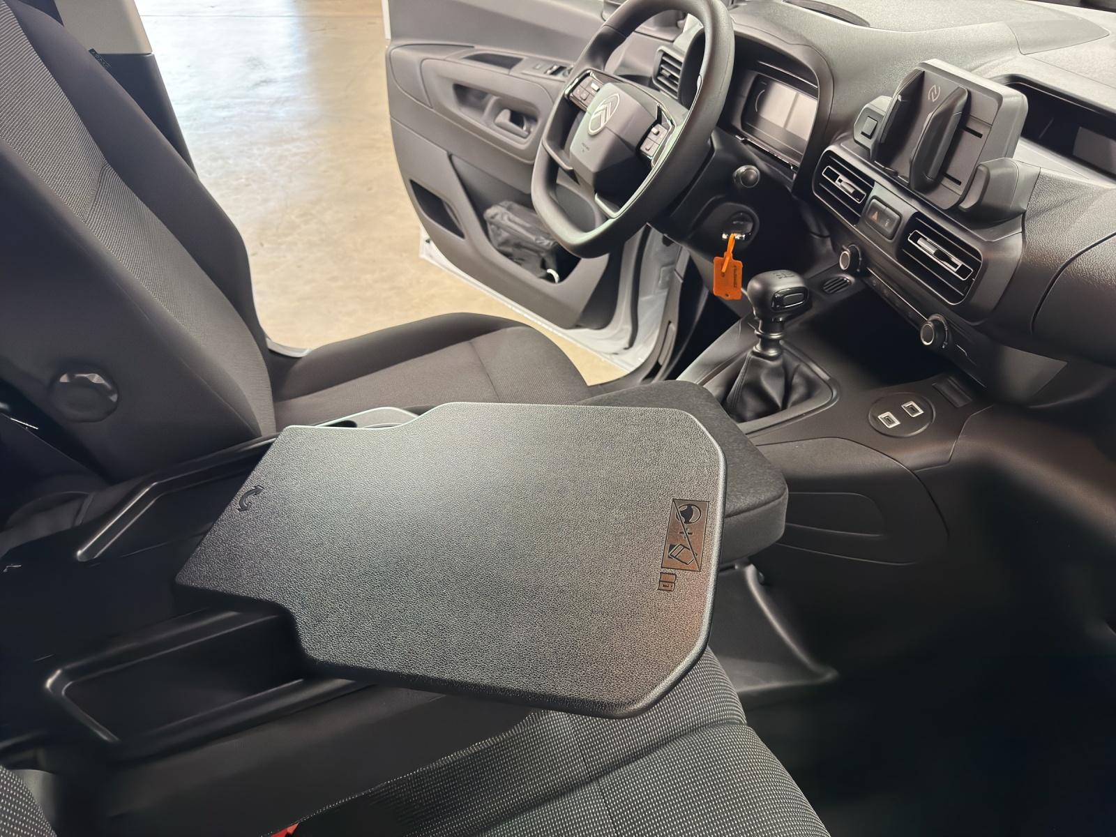 CITROEN Berlingo M 1.5 BlueHDi 100 First S/S-image-12