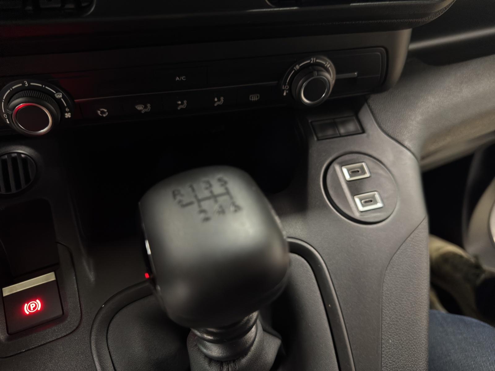 CITROEN Berlingo M 1.5 BlueHDi 100 First S/S-image-14