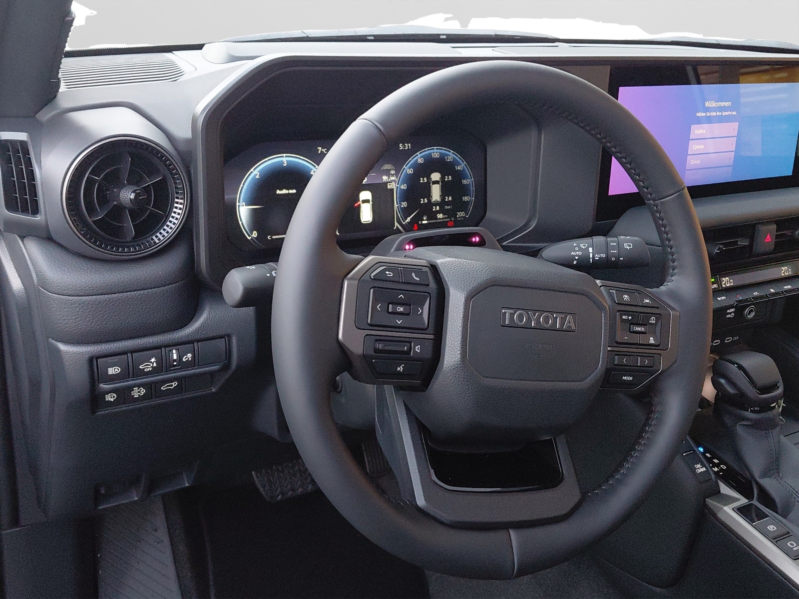 TOYOTA Land Cruiser 2.8 D 48V Invincible-image-9
