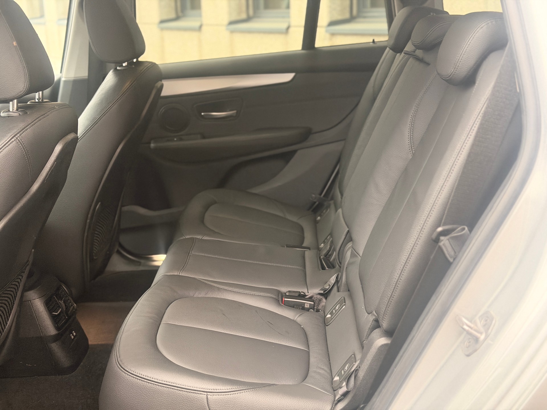 BMW 220d xDrive Gran Tourer Steptronic Luxury Line-image-17