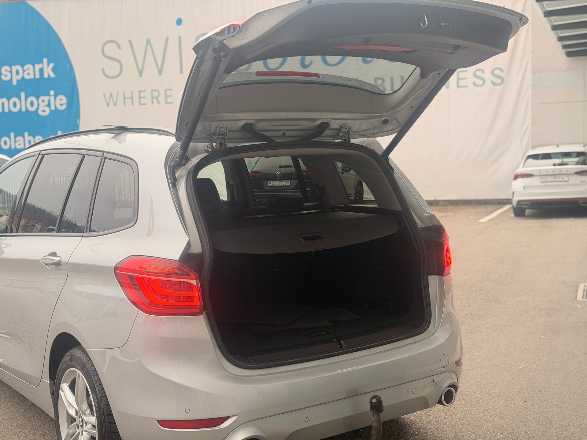 BMW 220d xDrive Gran Tourer Steptronic Luxury Line-image-21