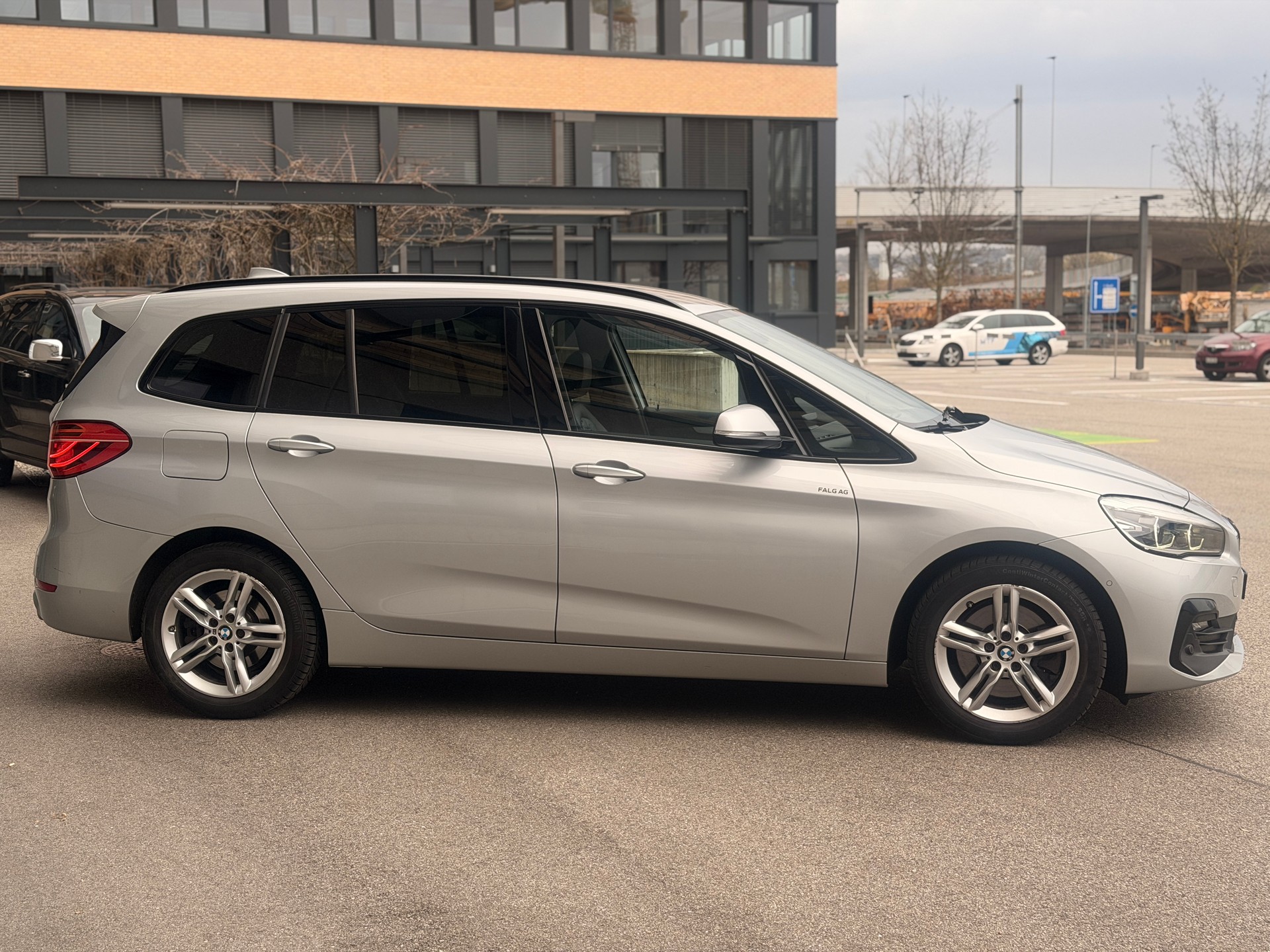 BMW 220d xDrive Gran Tourer Steptronic Luxury Line-image-2