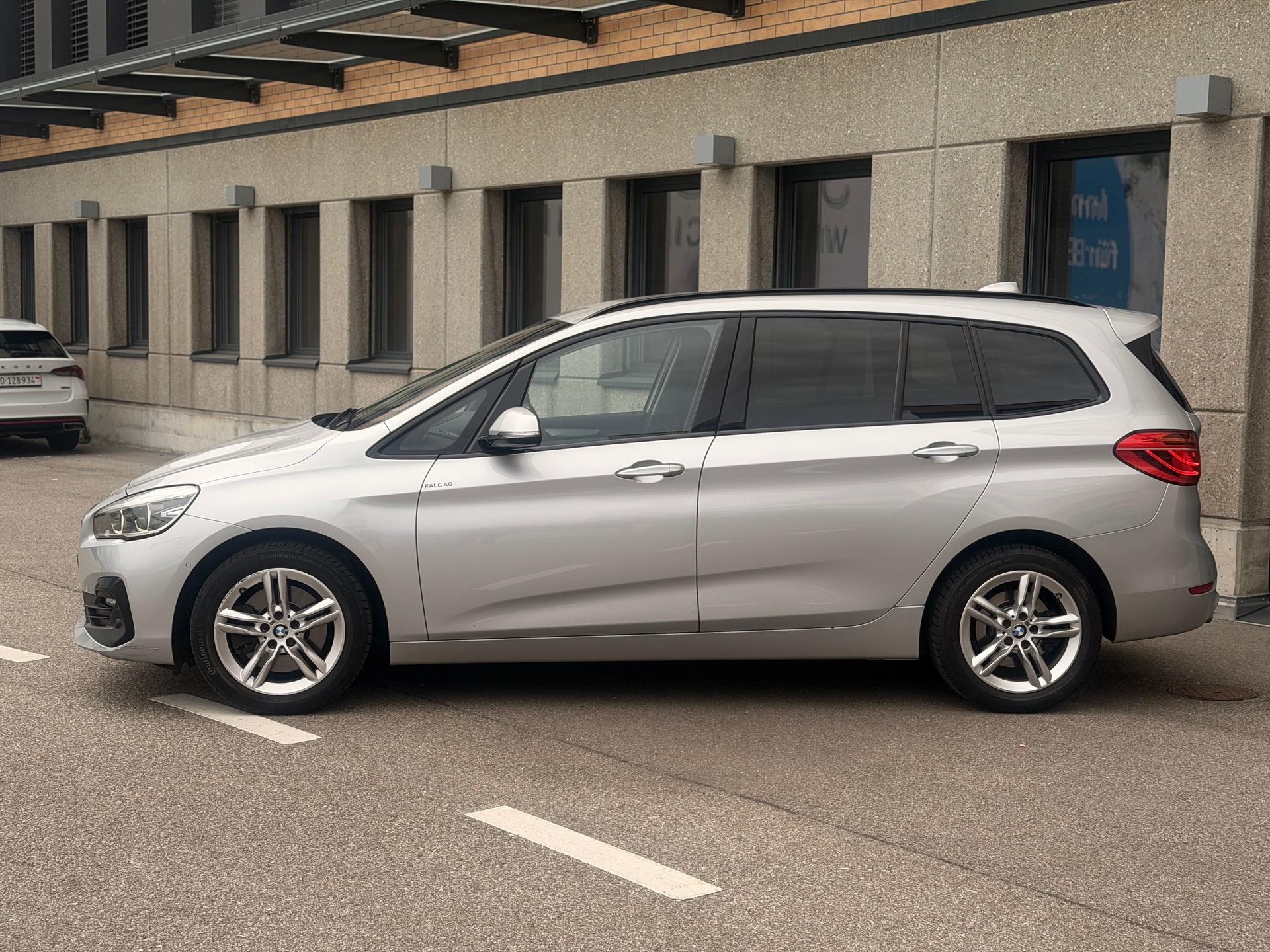 BMW 220d xDrive Gran Tourer Steptronic Luxury Line-image-1