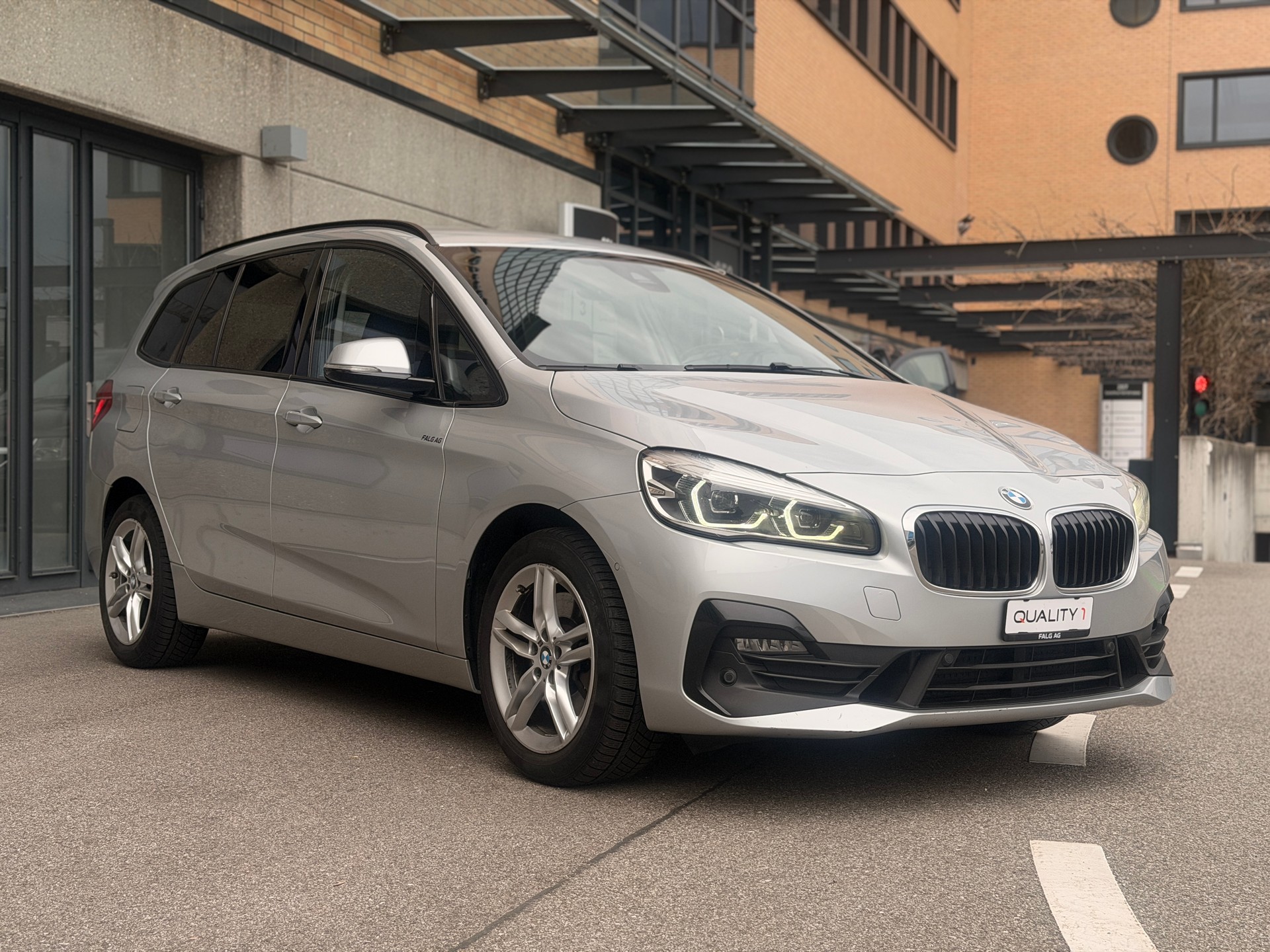 BMW 220d xDrive Gran Tourer Steptronic Luxury Line-image-7