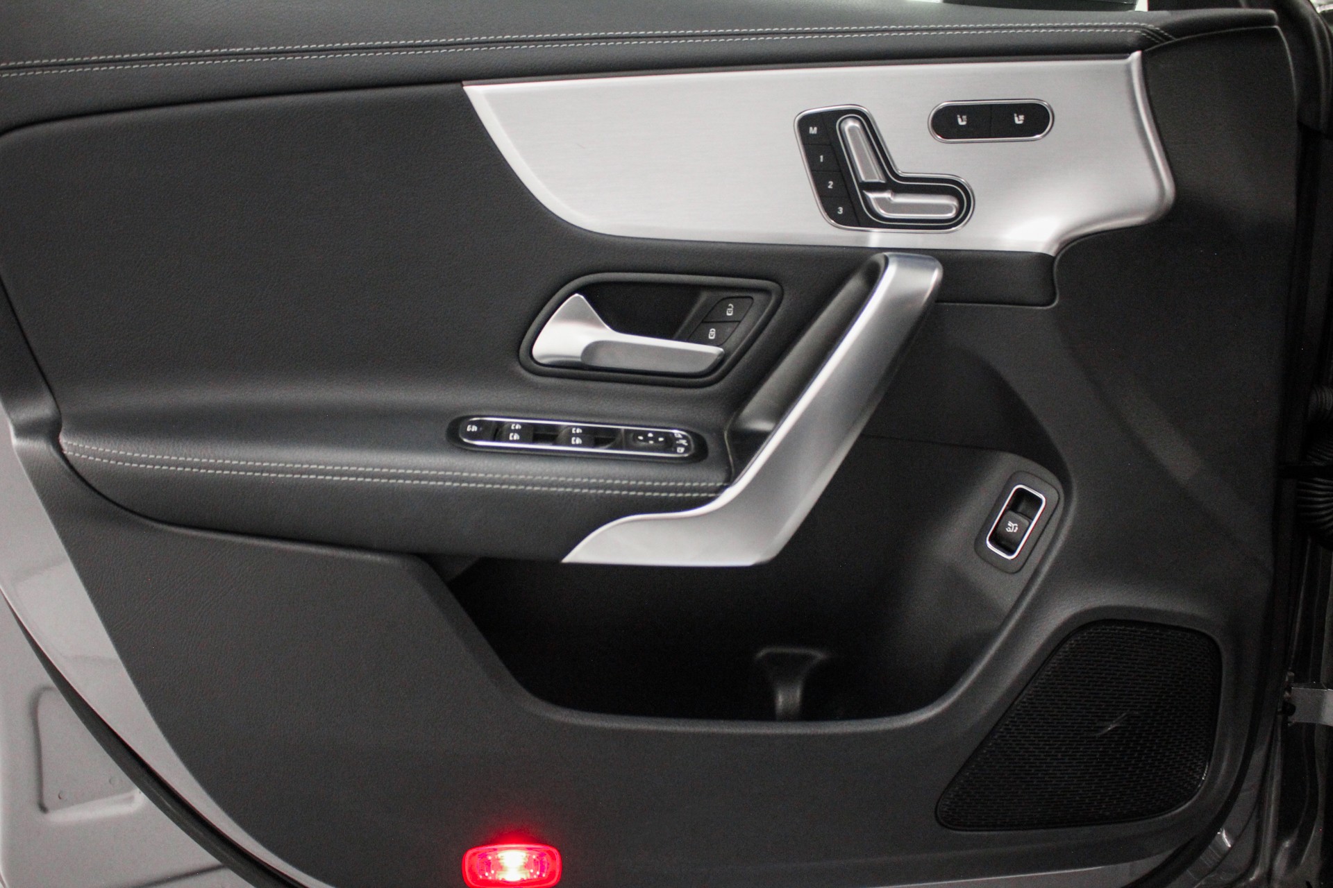 MERCEDES-BENZ CLA Shooting Brake 35 AMG 4Matic 7G-DCT-image-11