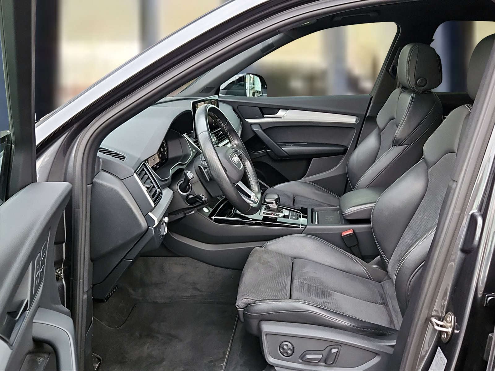 AUDI Q5 40 TDI Black Edition quattro S-tronic Daytonagrau Perleffekt-image-8