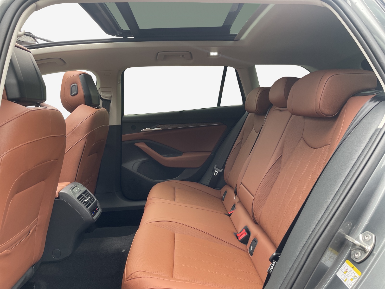 SKODA Superb Combi 1.5 TSI PHEV L&K DSG-image-11