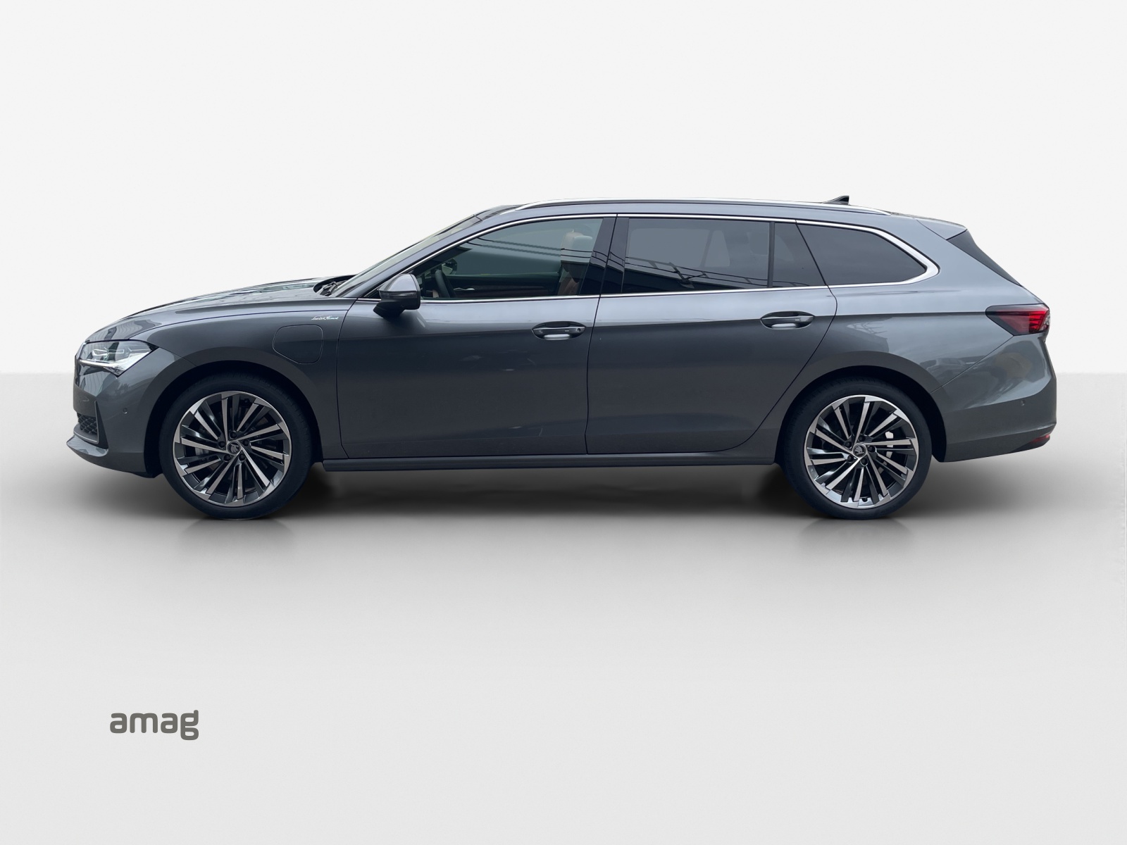 SKODA Superb Combi 1.5 TSI PHEV L&K DSG-image-1