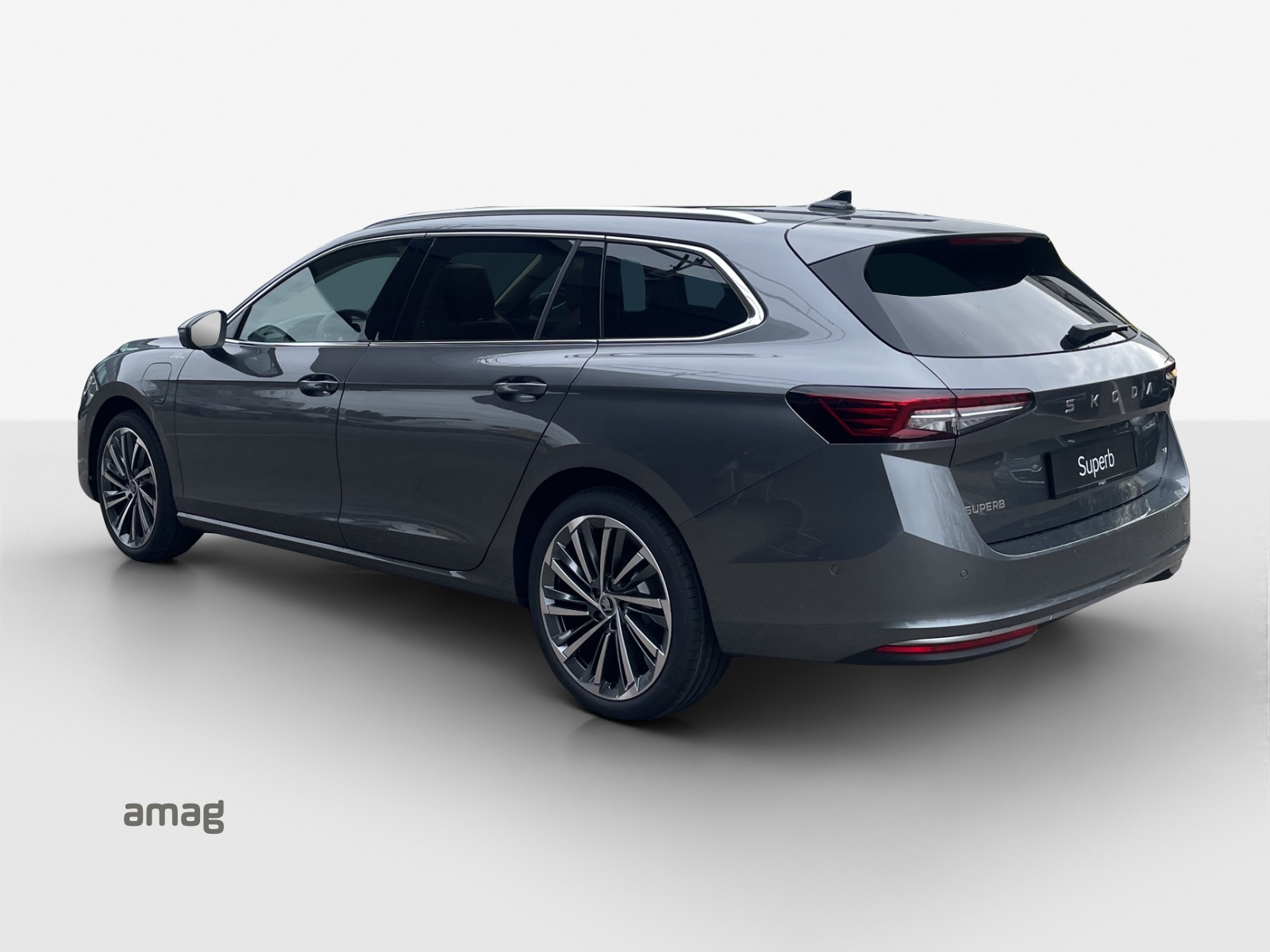 SKODA Superb Combi 1.5 TSI PHEV L&K DSG-image-2