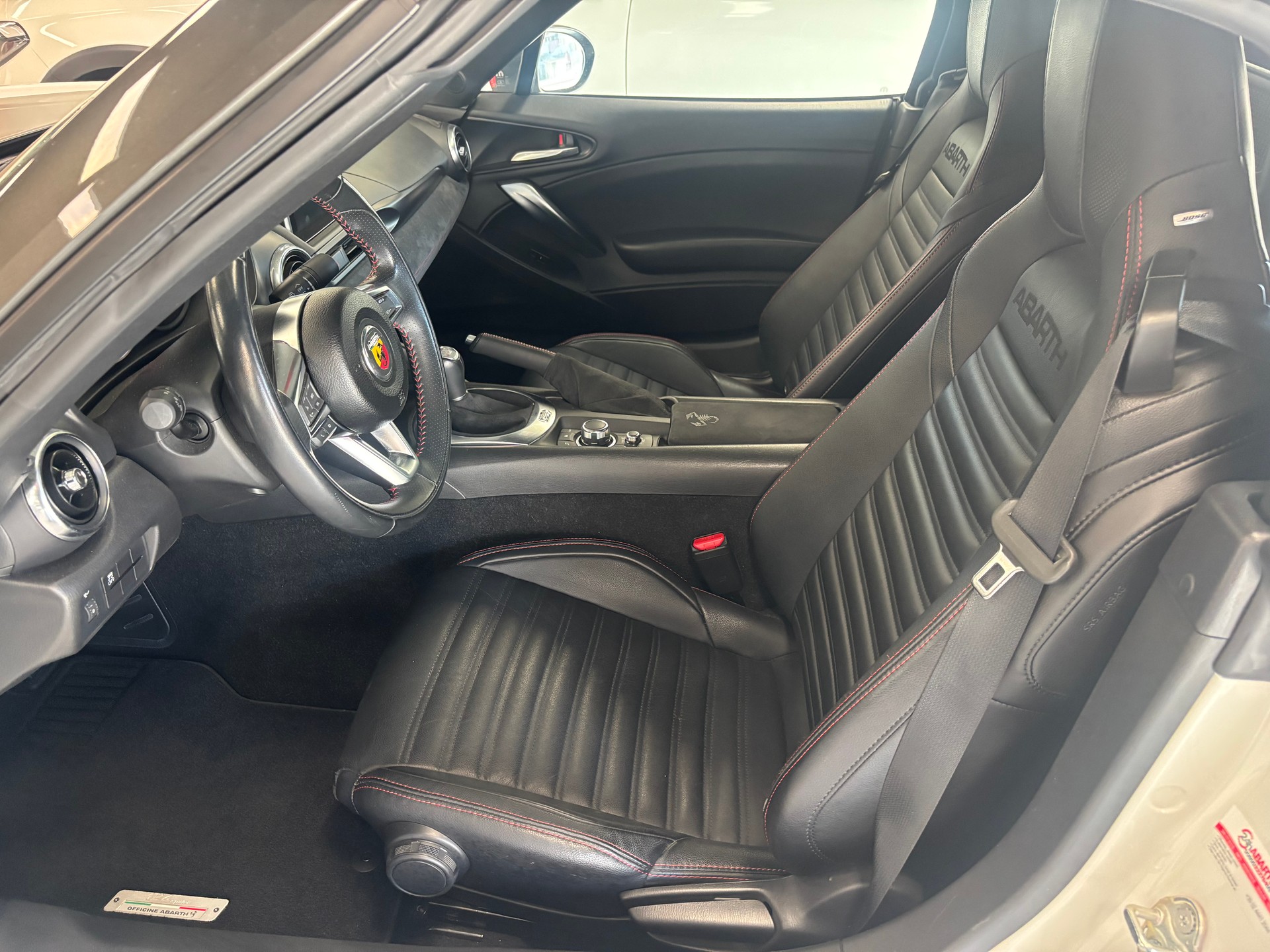 FIAT 124 Spider 1.4 TB Abarth-image-4