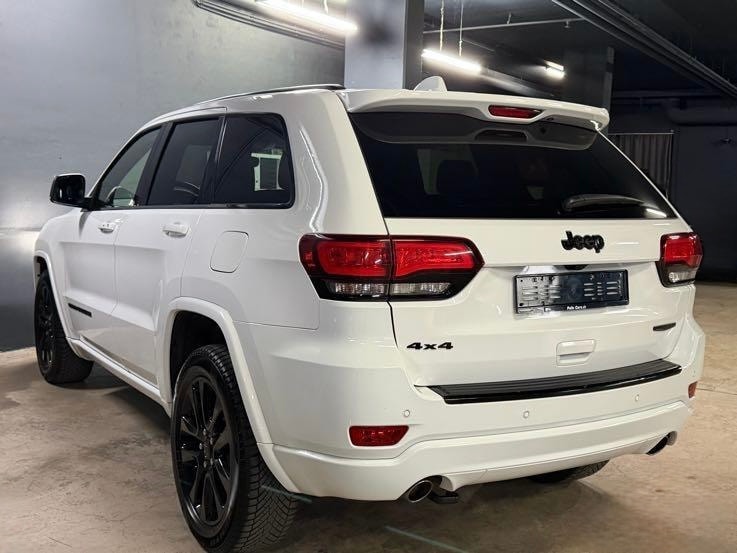 JEEP Grand Cherokee 3.0 CRD Limited Night Eagle Automatic-image-2