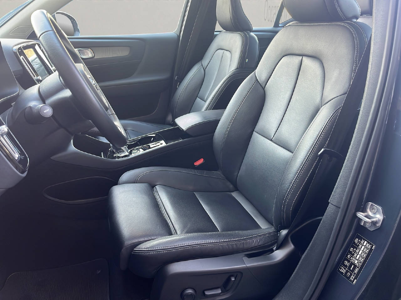 VOLVO XC40 1.5 T5 PiH Inscription-image-10