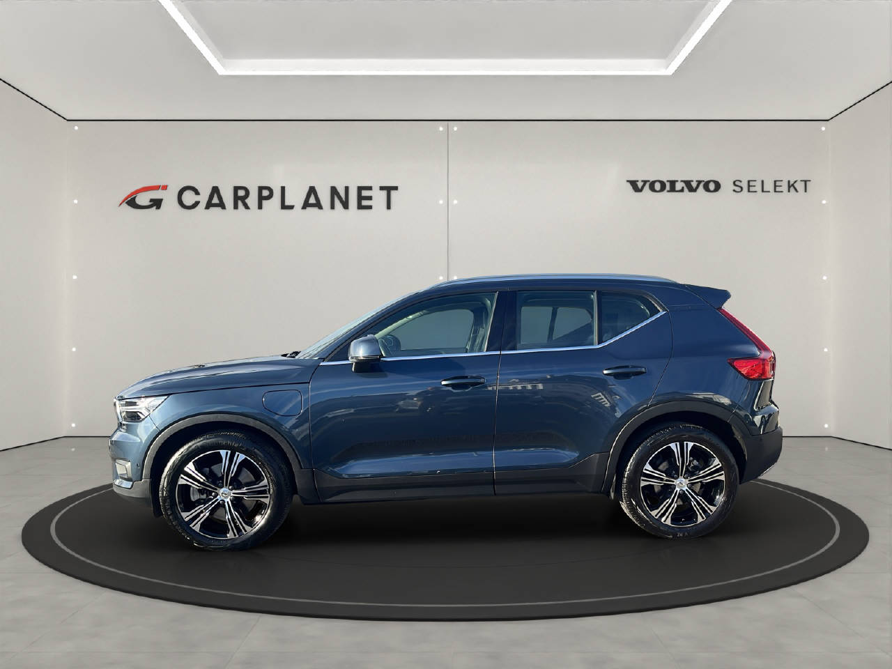 VOLVO XC40 1.5 T5 PiH Inscription-image-1