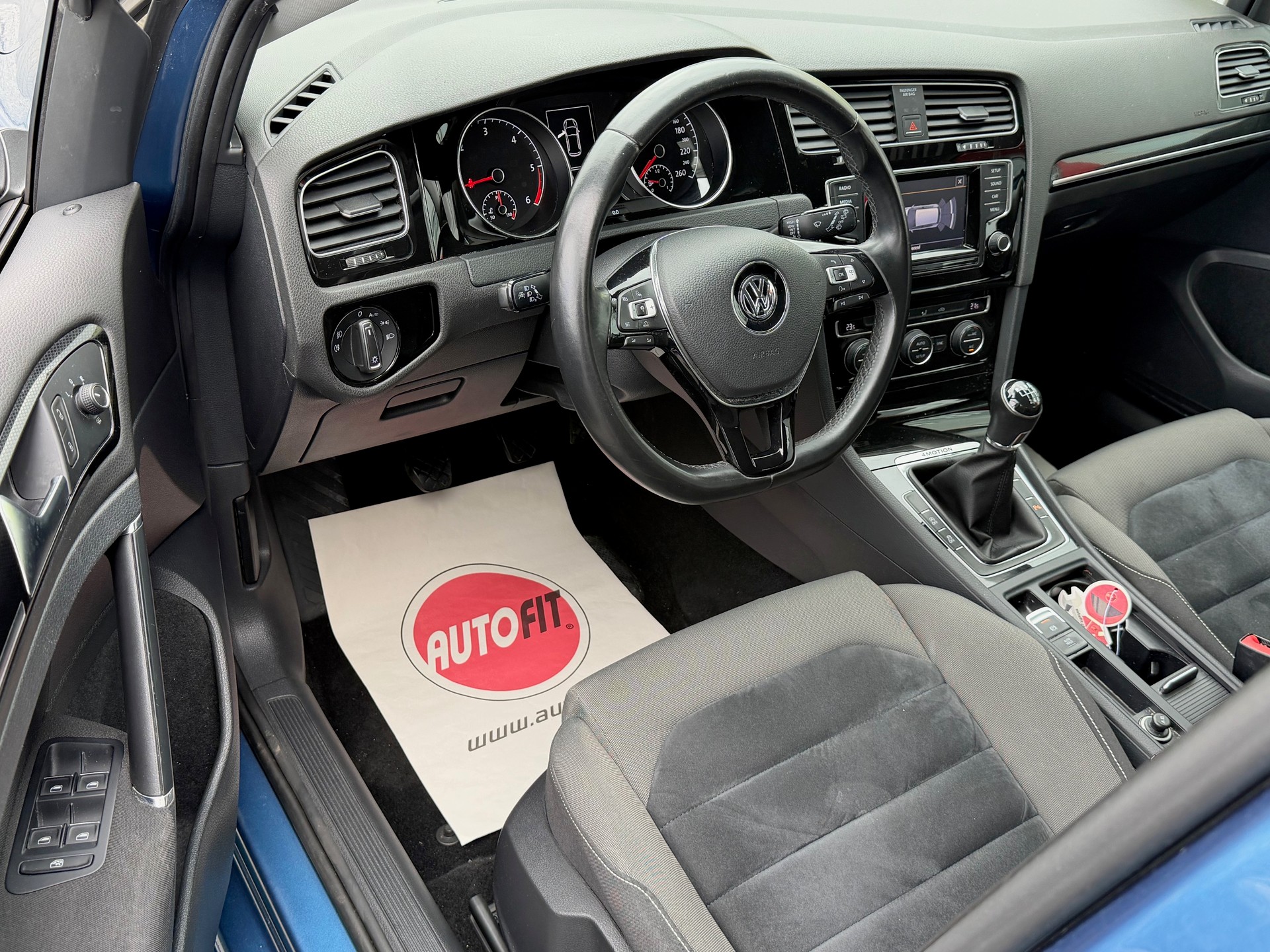 VW Golf 2.0 TDI Comfortline 4Motion-image-6