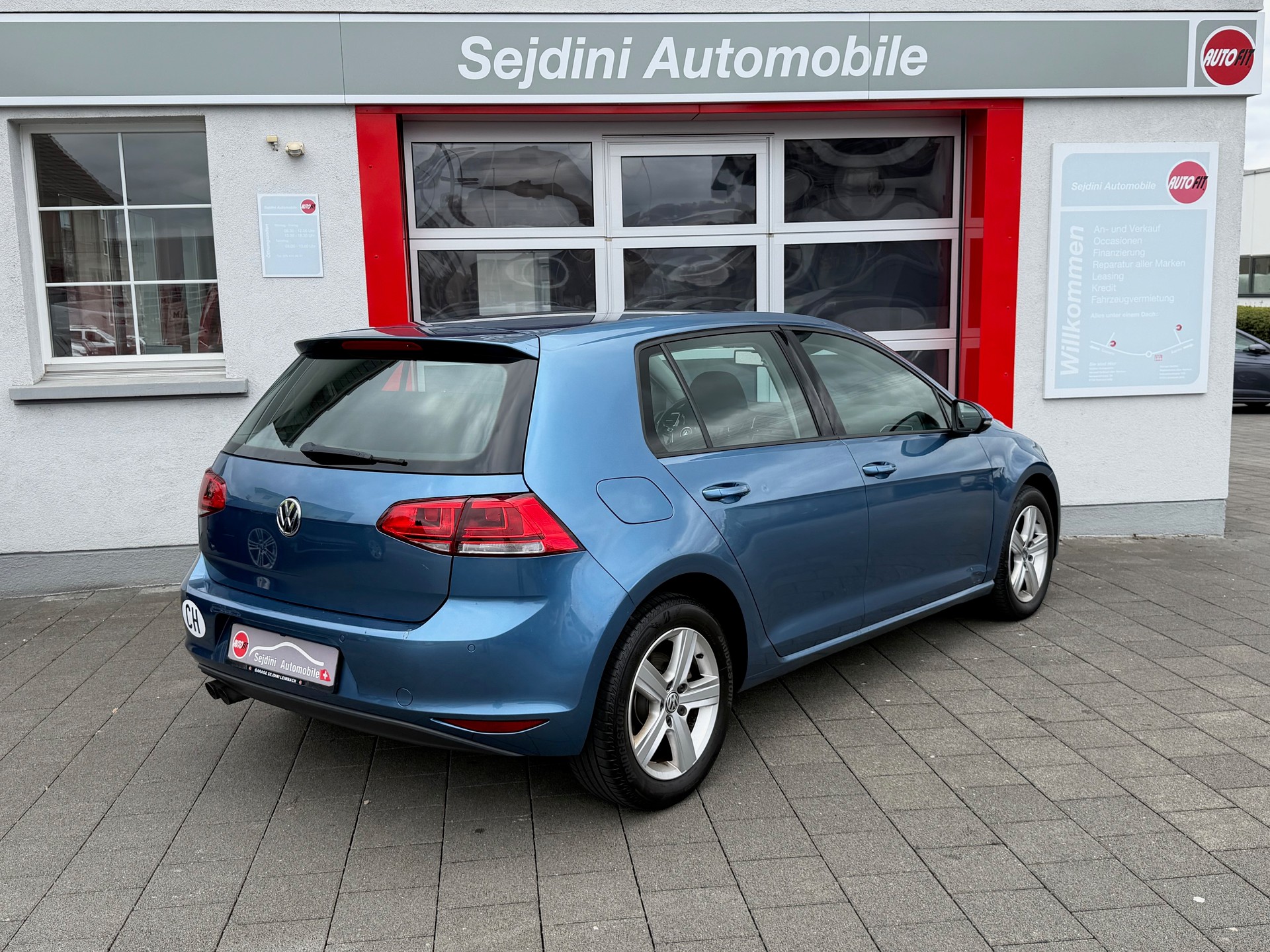 VW Golf 2.0 TDI Comfortline 4Motion-image-4
