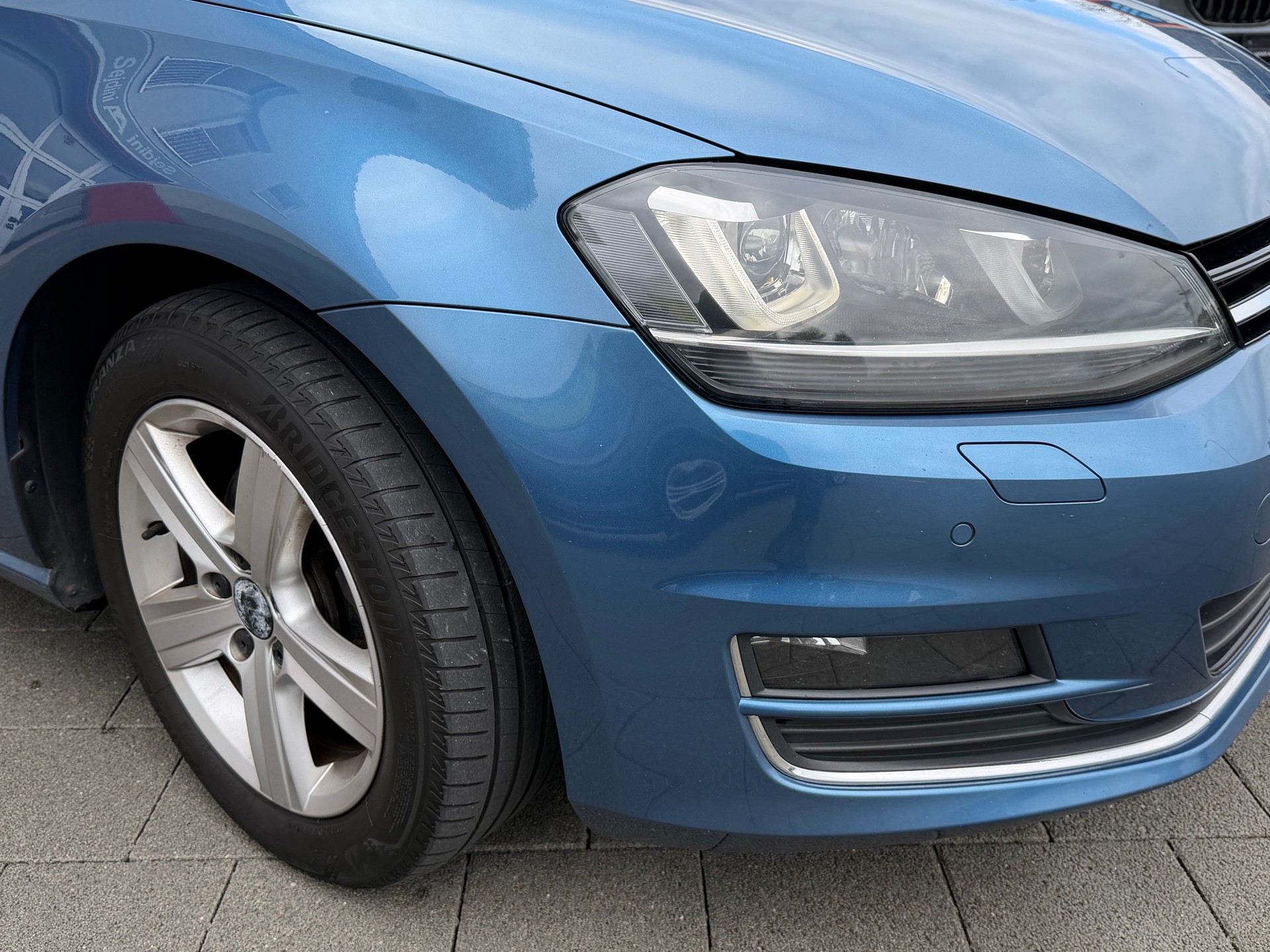 VW Golf 2.0 TDI Comfortline 4Motion-image-2