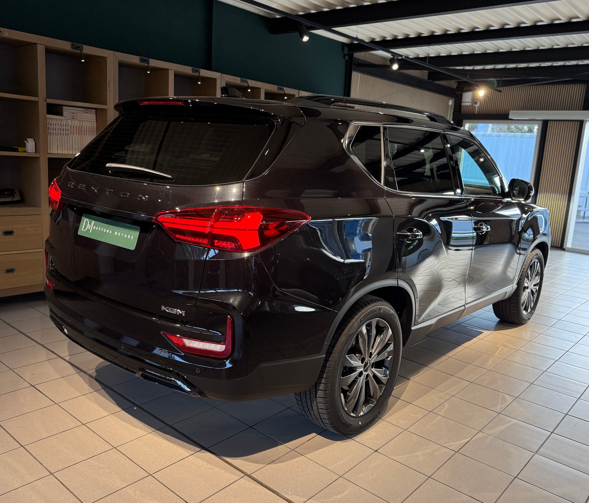KGM-SsangYong Rexton 2.2 CRDi 7 Pl. Blackline 4WD AT-image-4