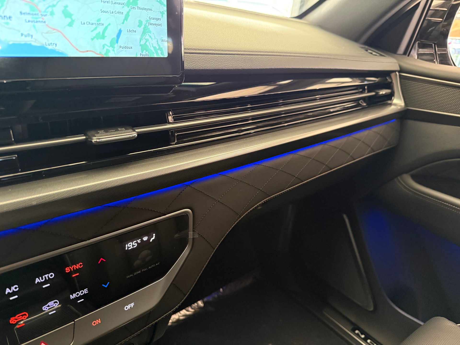KGM-SsangYong Rexton 2.2 CRDi 7 Pl. Blackline 4WD AT-image-11