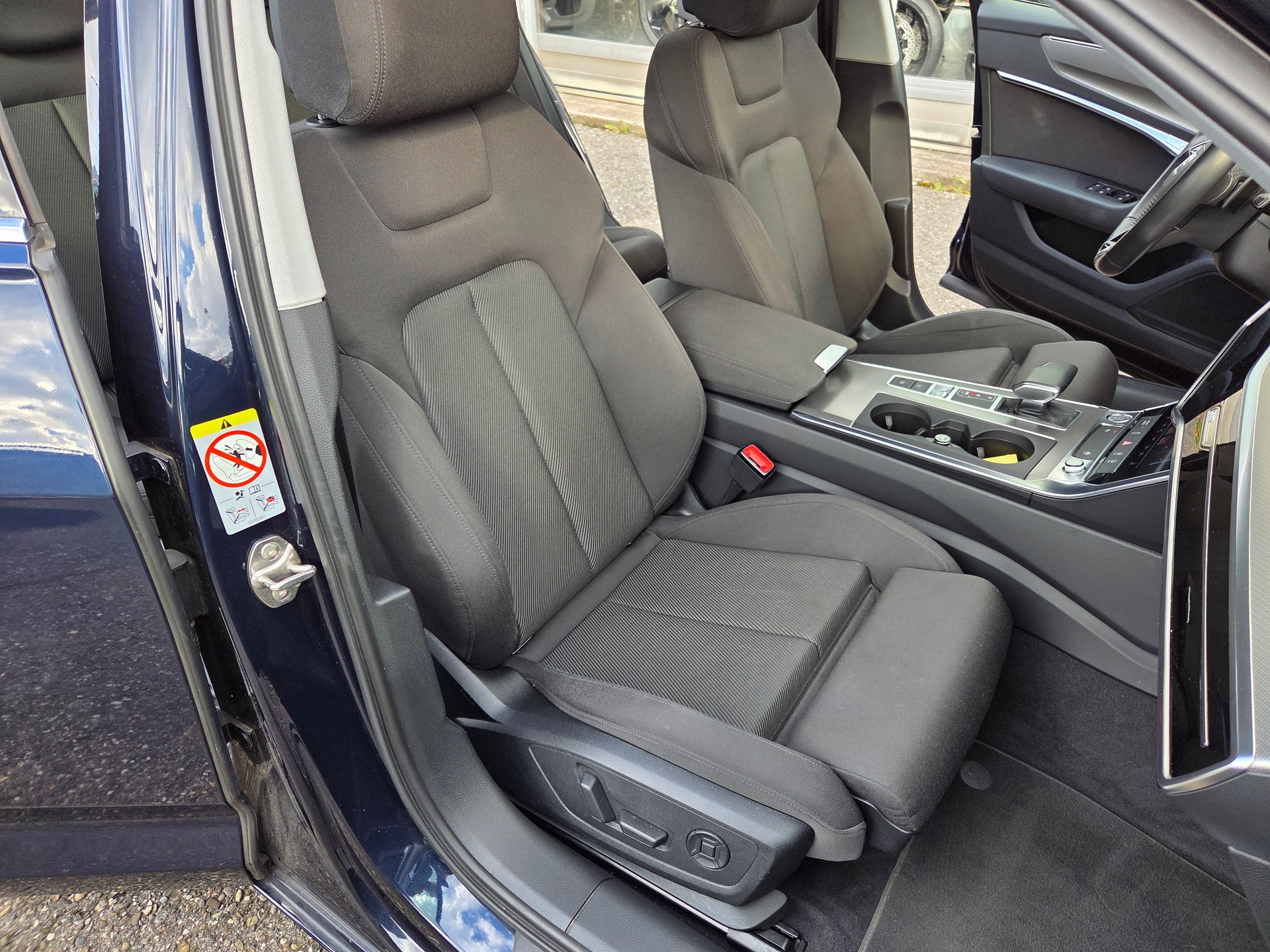 AUDI A6 Avant 40 TDI Sport S-tronic-image-12
