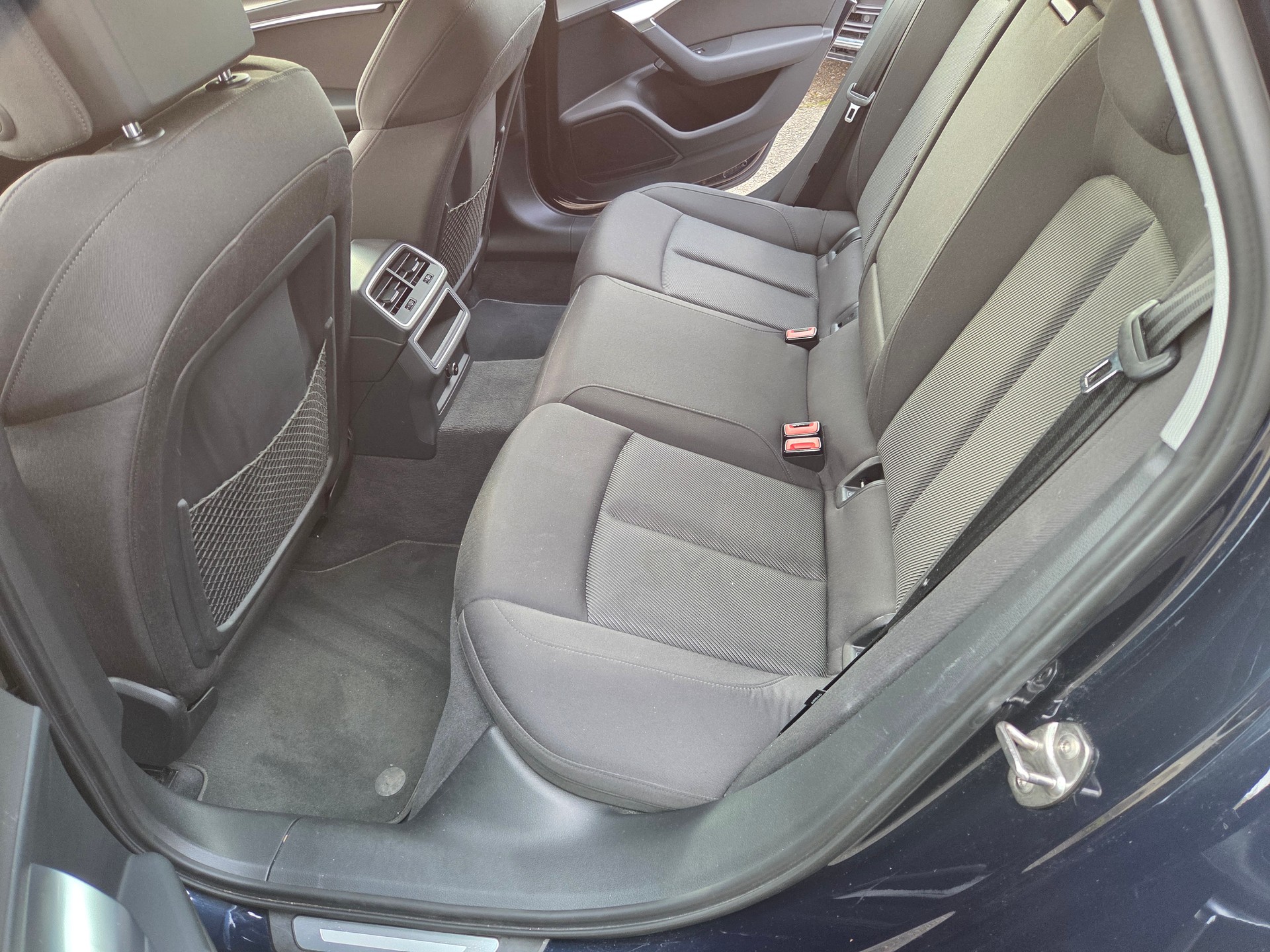 AUDI A6 Avant 40 TDI Sport S-tronic-image-13