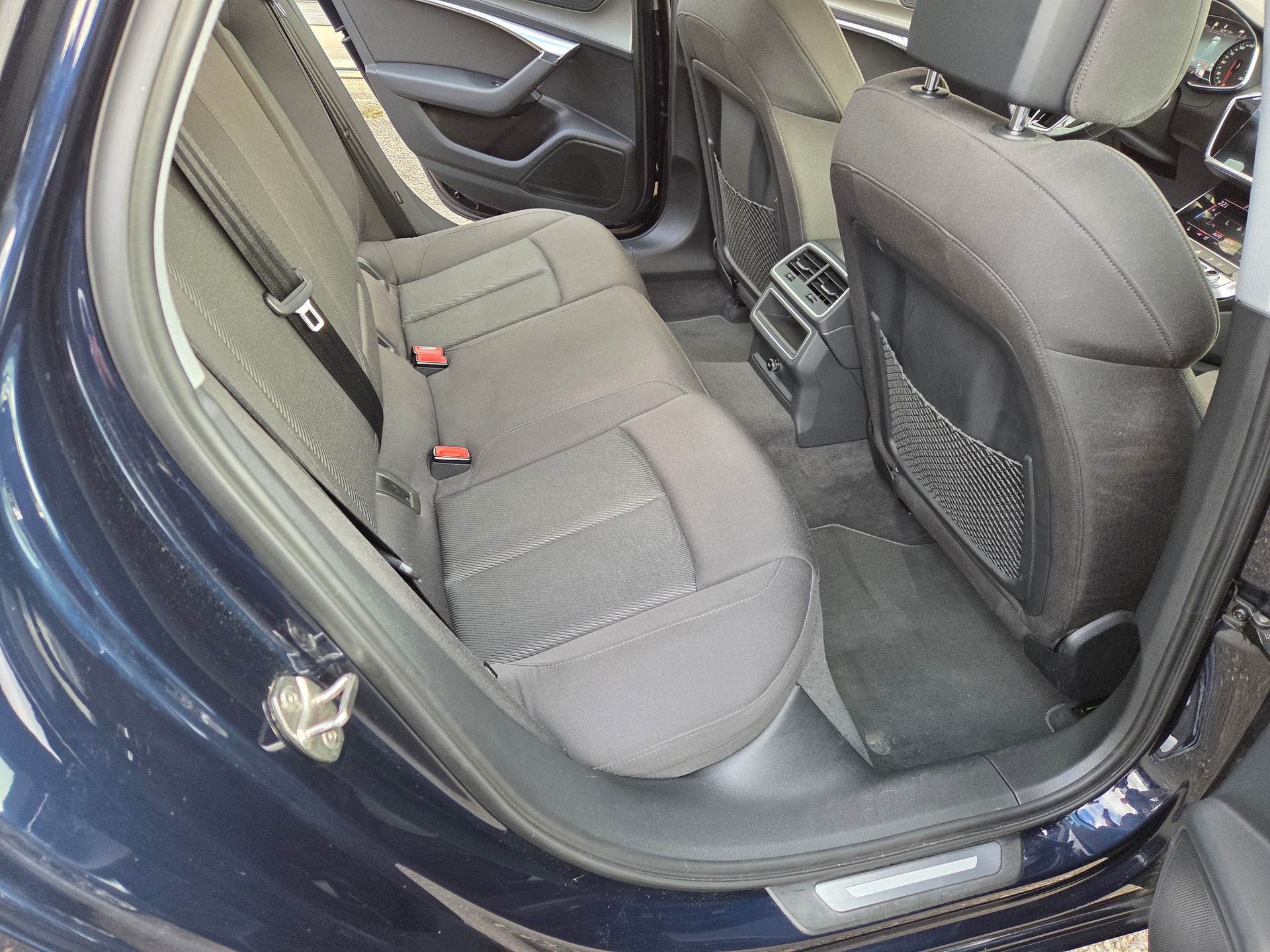 AUDI A6 Avant 40 TDI Sport S-tronic-image-22