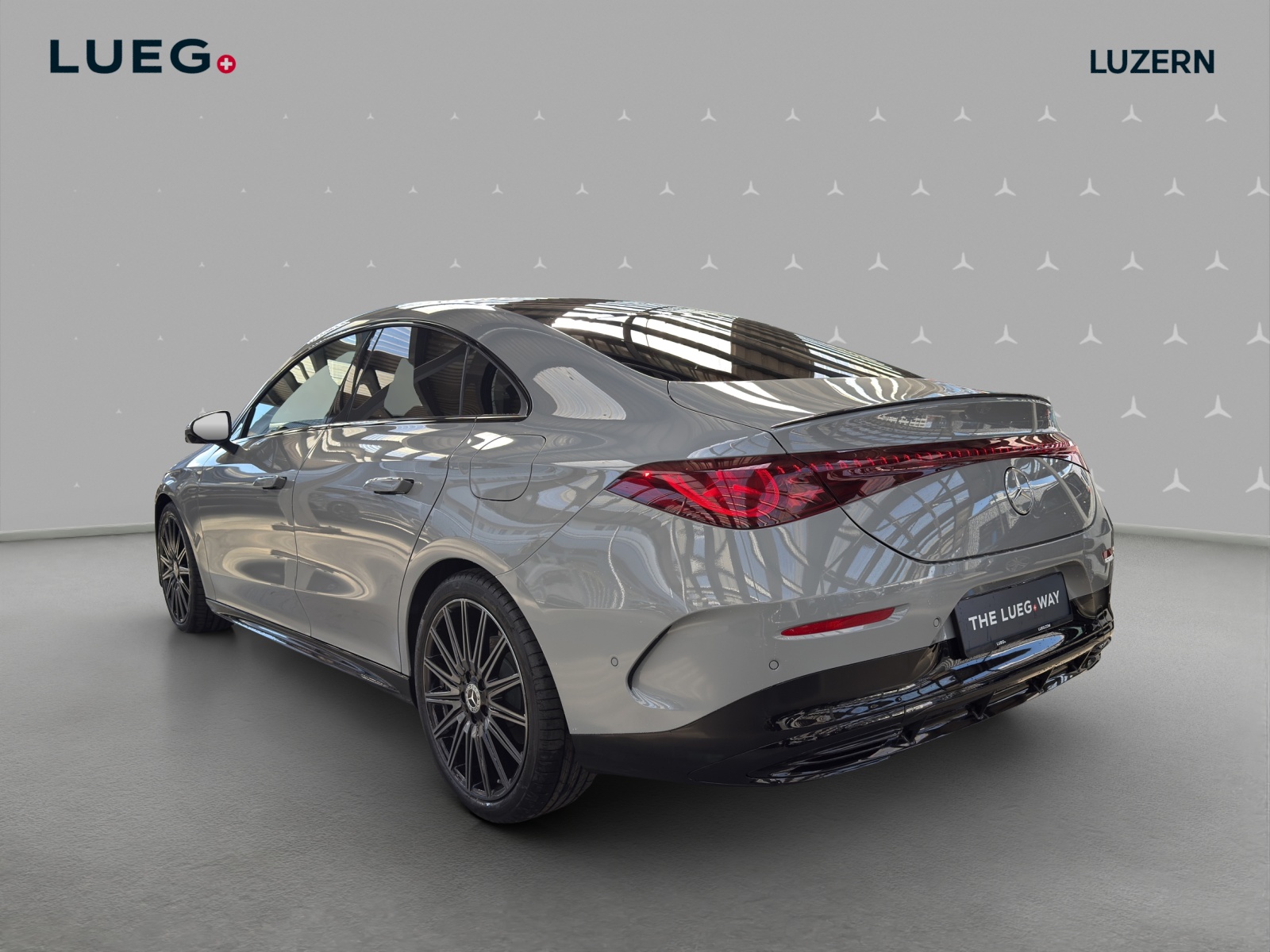 MERCEDES-BENZ CLA 220 8G-DCT 4Matic-image-2