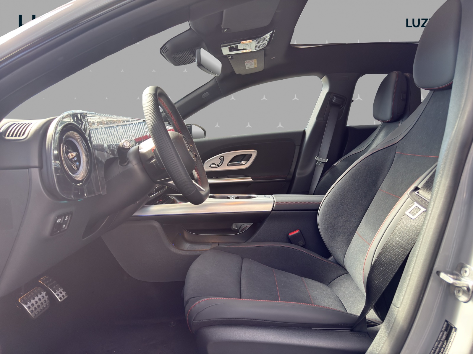 MERCEDES-BENZ CLA 220 8G-DCT 4Matic-image-7