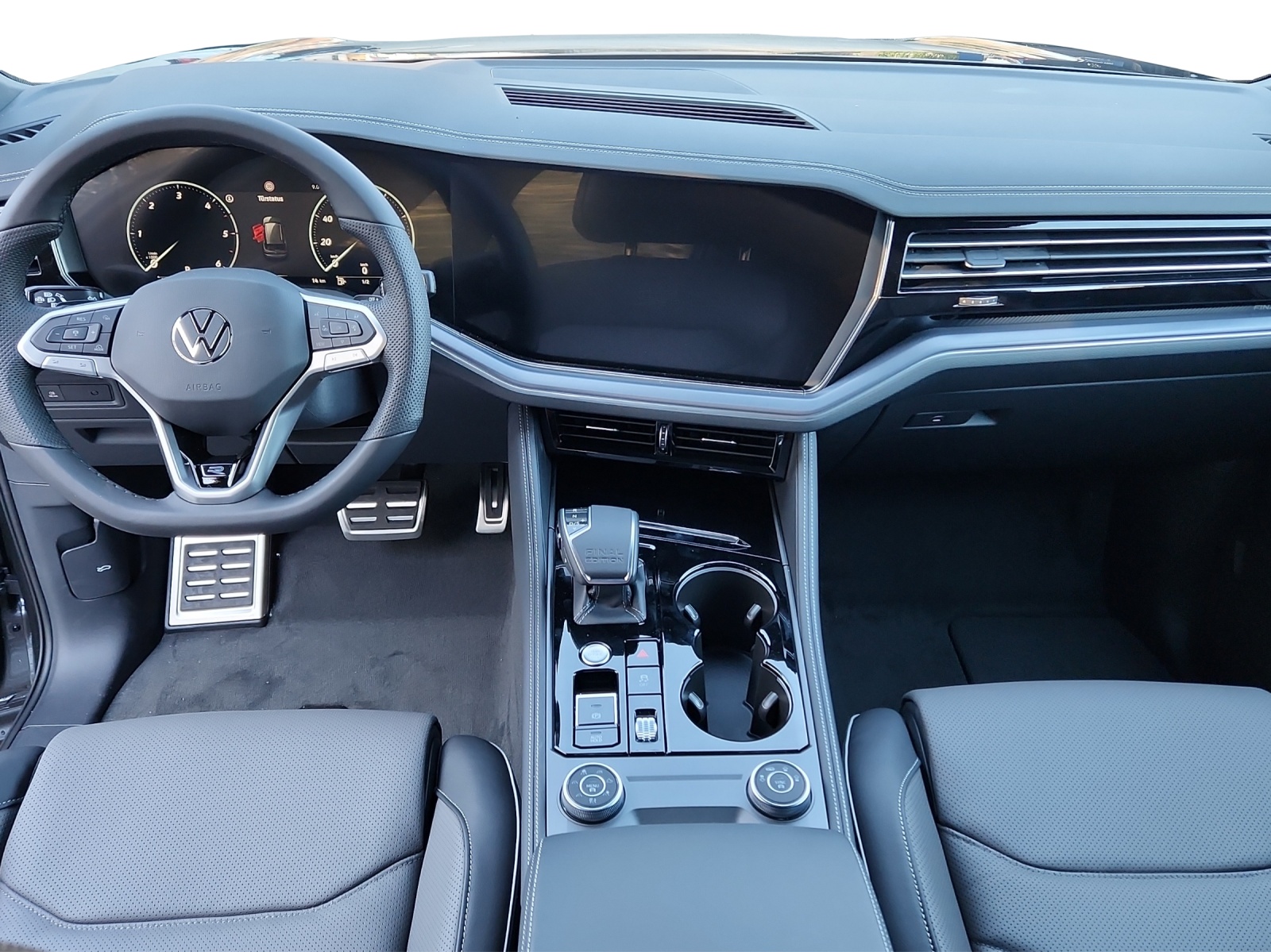 VW Touareg 3.0 TDI R-Line Final Edition Tiptronic-image-10