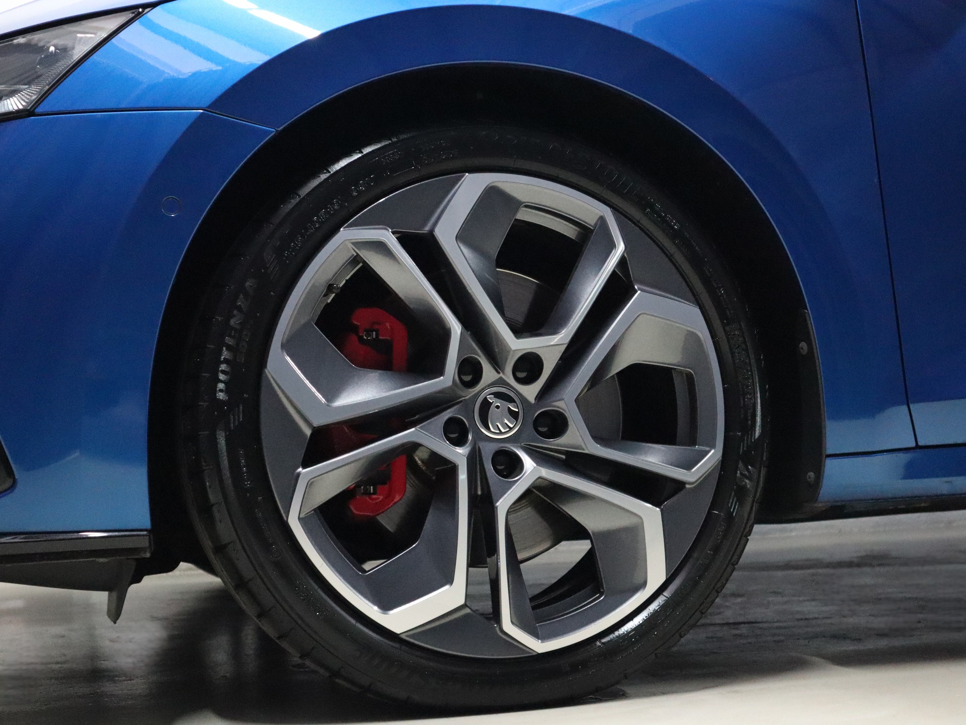 SKODA Octavia Combi 2.0 TSI DSG RS- Panorama - Leder/Alcantara - Sportsitze - Canton - AHK - Kamera - 245 PS-image-7