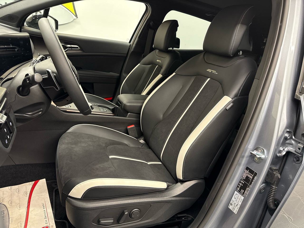 KIA Sportage 1.6T-GDi PHEV GT-Line-image-2