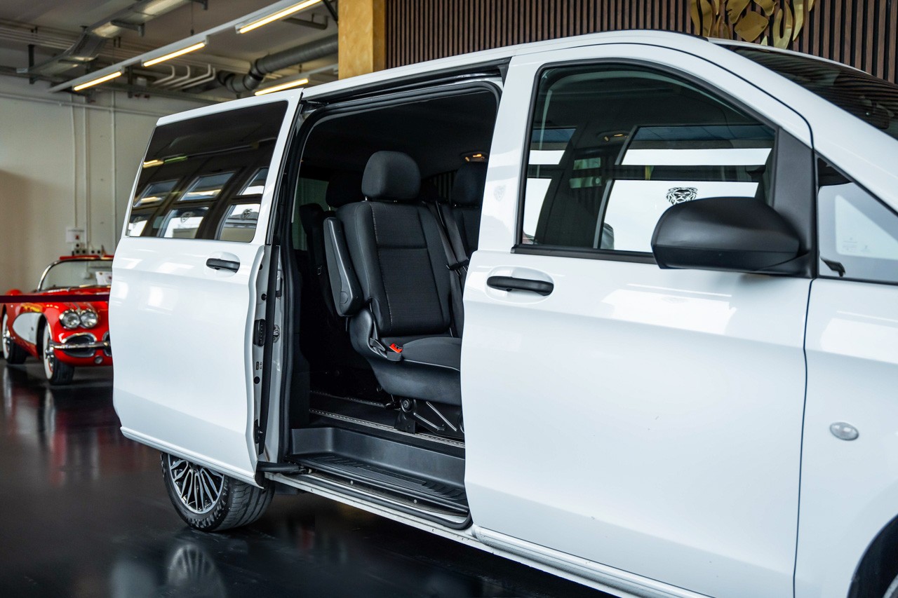 MERCEDES-BENZ Vito 114 BlueTec Tourer Base EL 4Matic 7G-Tronic-image-1