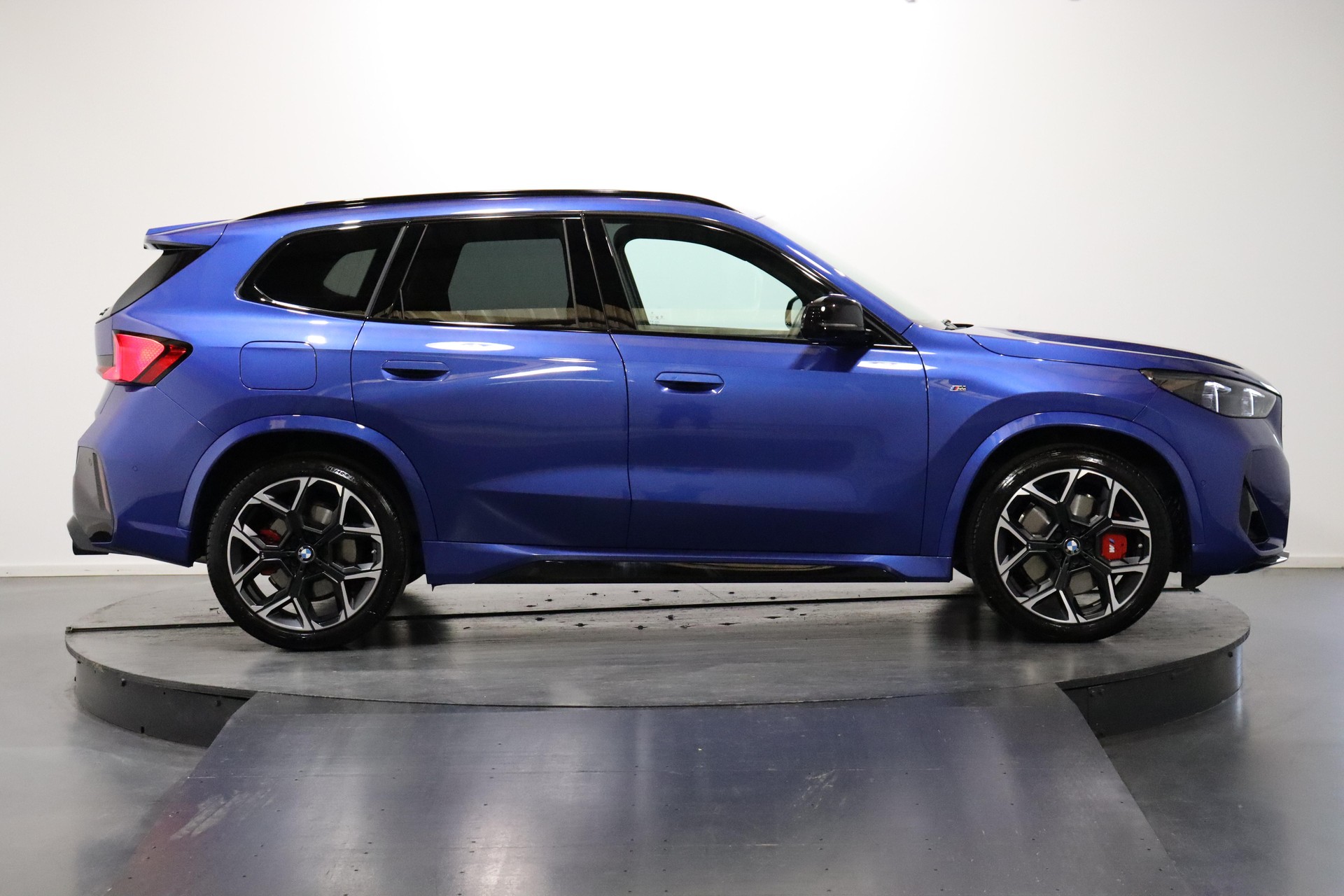 BMW X1 M35i-image-2
