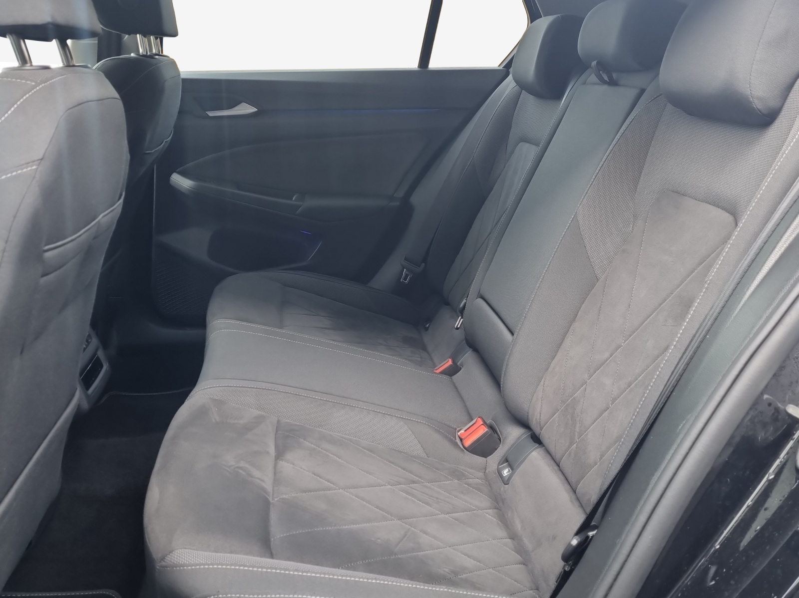 VW Golf 1.4 TSI PHEV Style-image-12