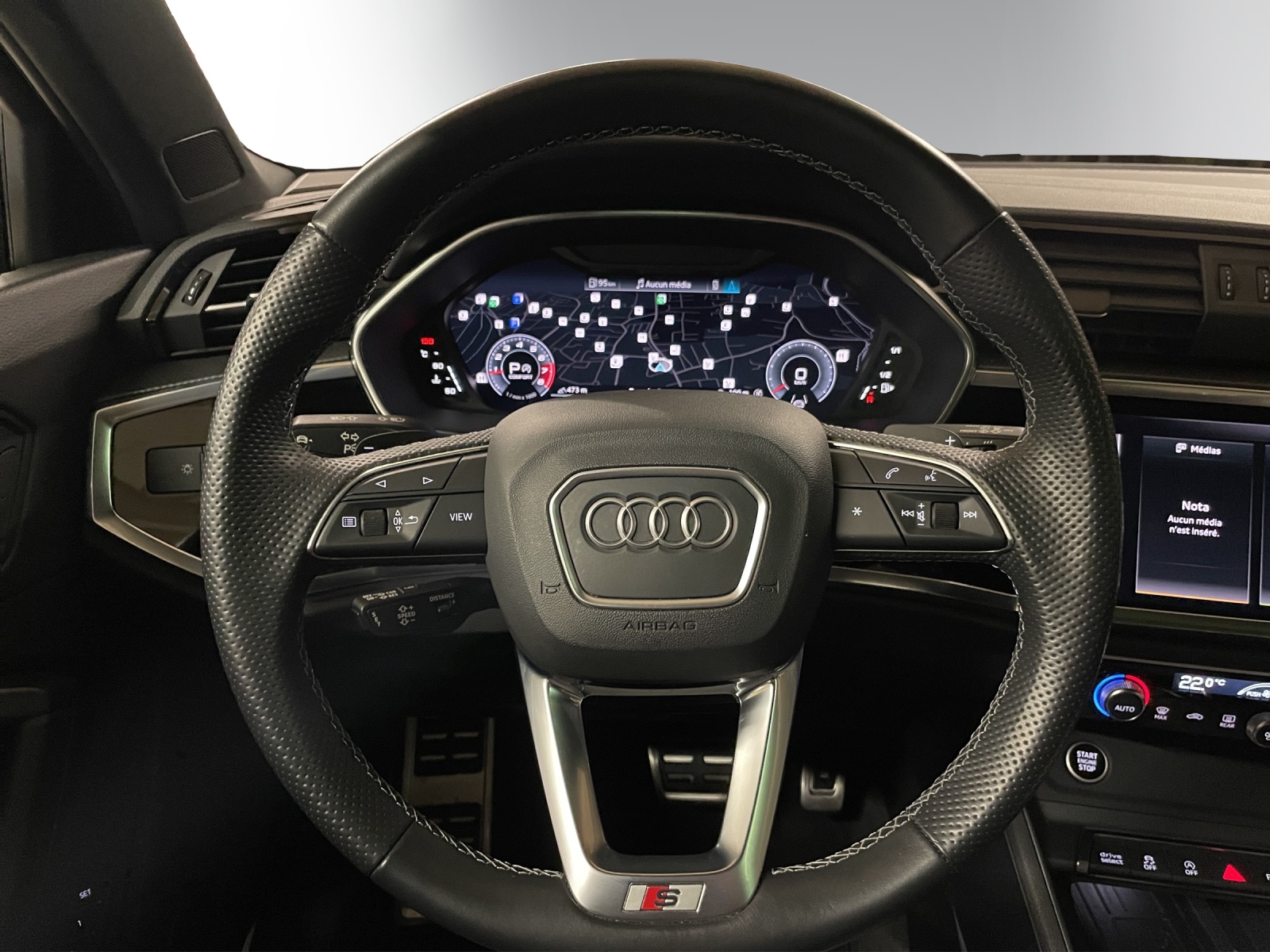 AUDI Q3 45 TFSI S line quattro-image-12
