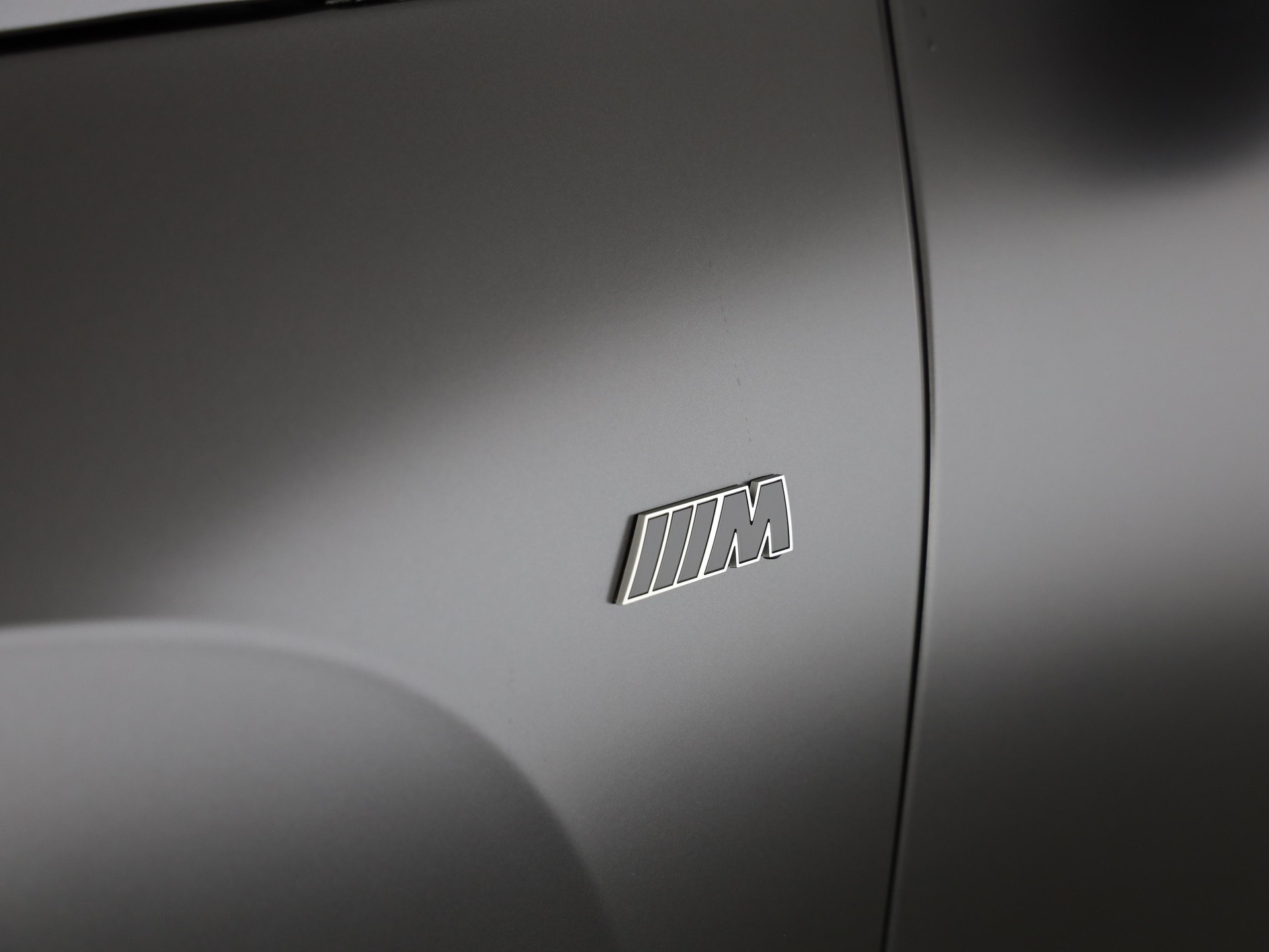 BMW iX M70-image-6