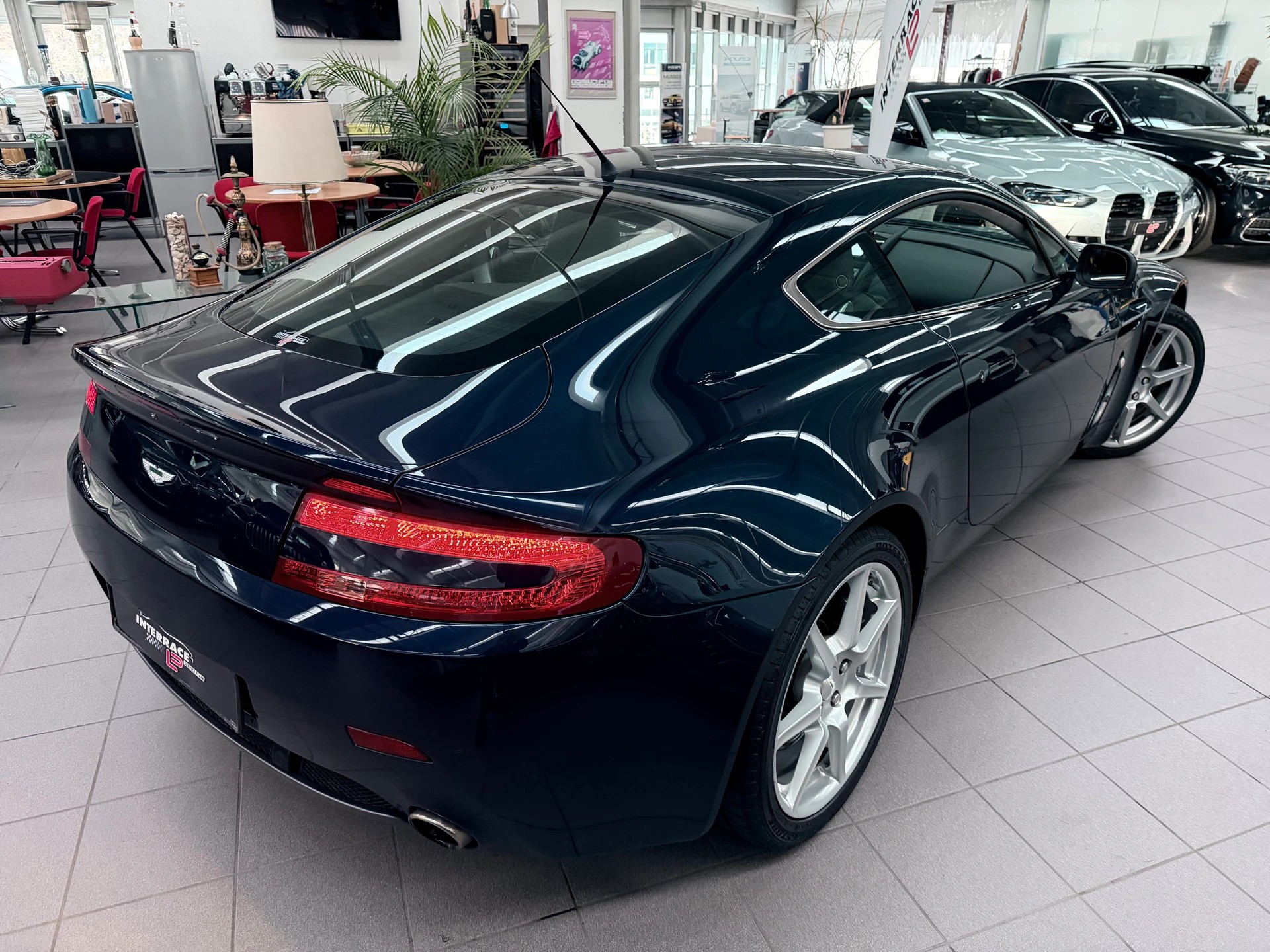 ASTON MARTIN V8 Vantage 4.3-image-3