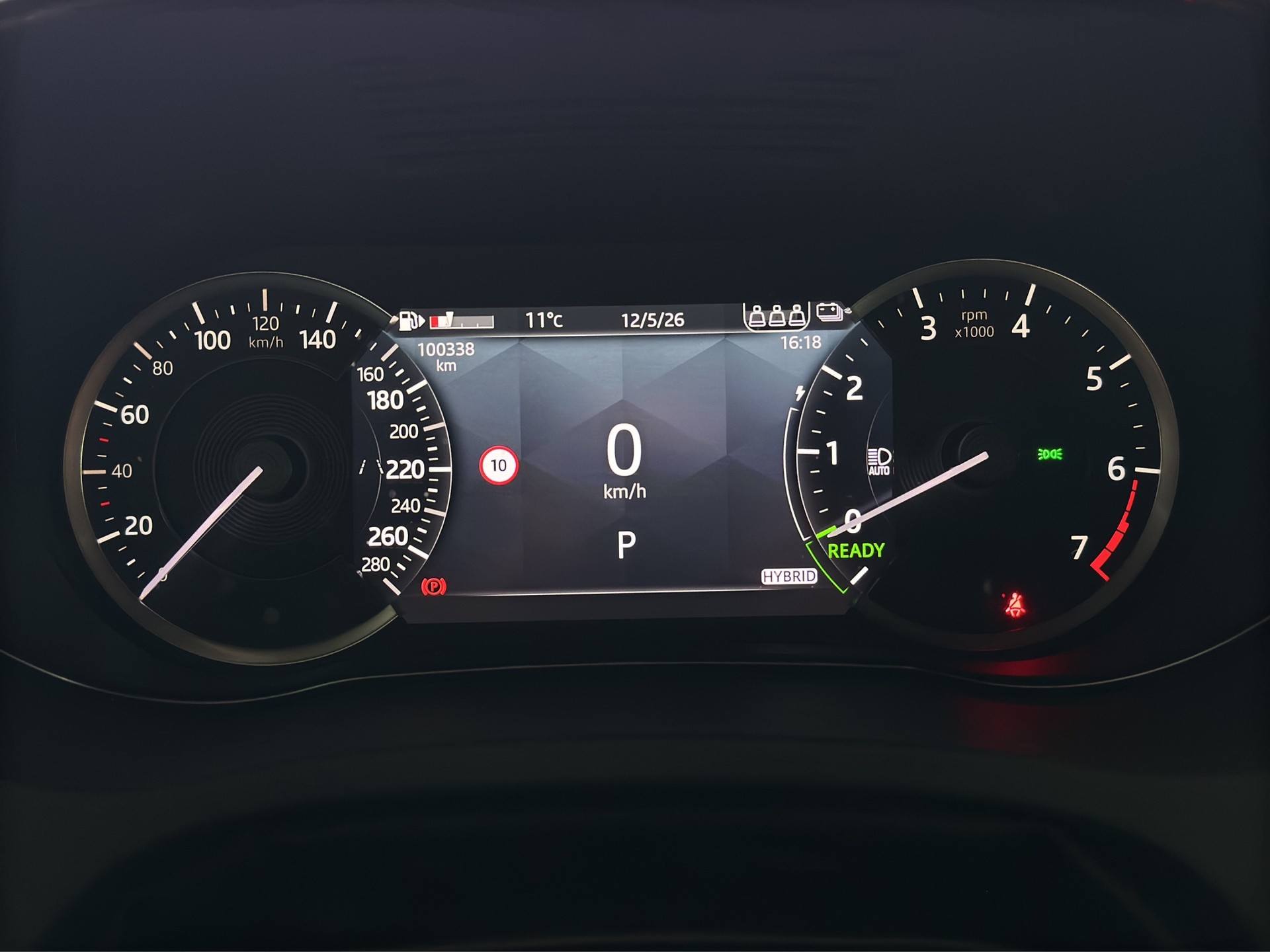 JAGUAR E-Pace 1.5 T 300e R-Dynamic S-image-9