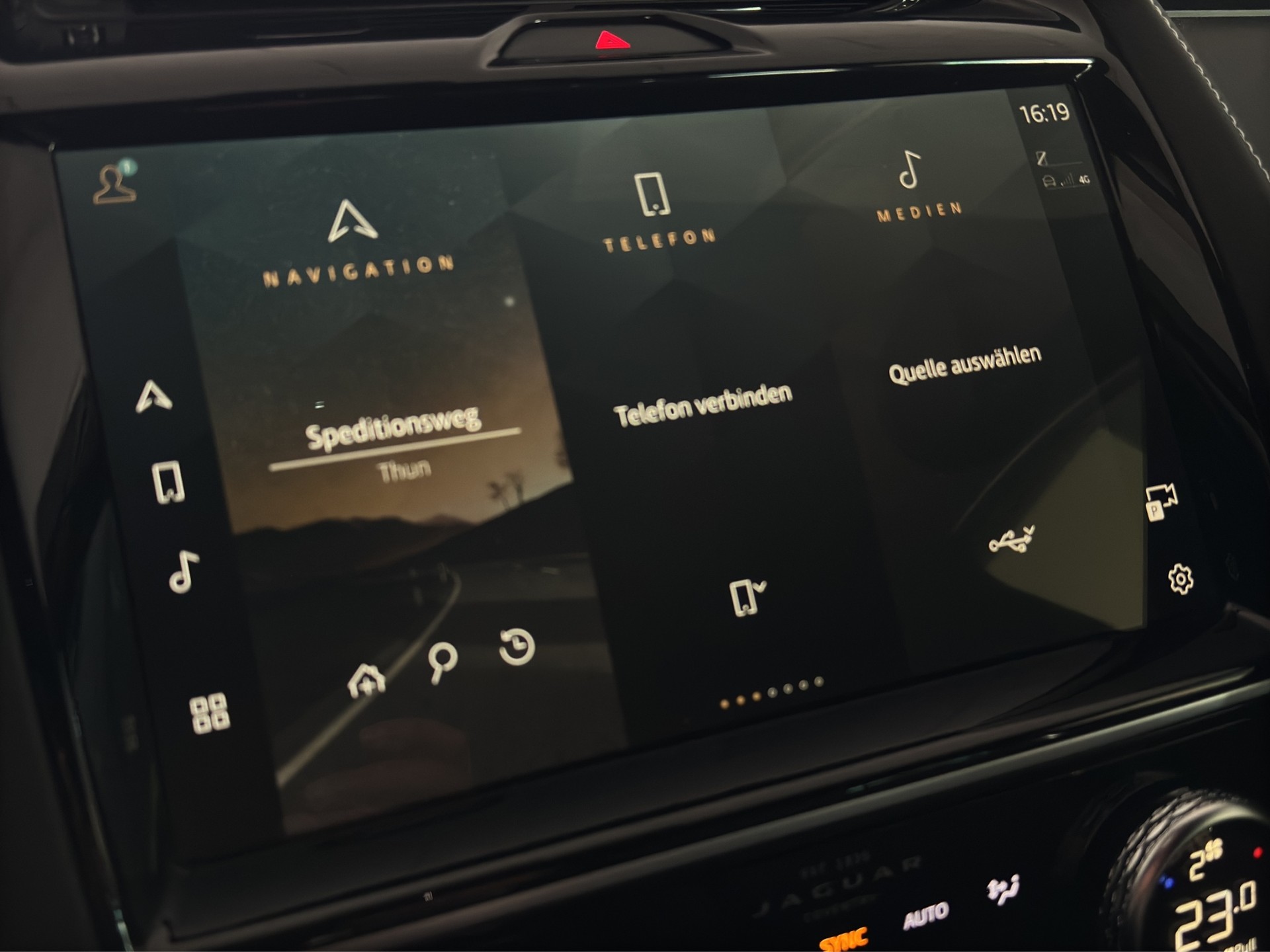 JAGUAR E-Pace 1.5 T 300e R-Dynamic S-image-10
