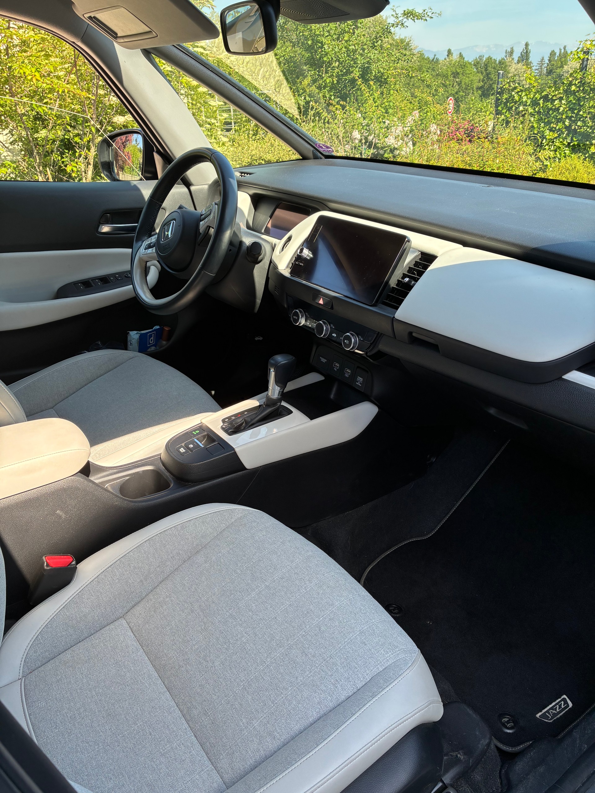 HONDA 1.5 i-MMD Executive-image-3