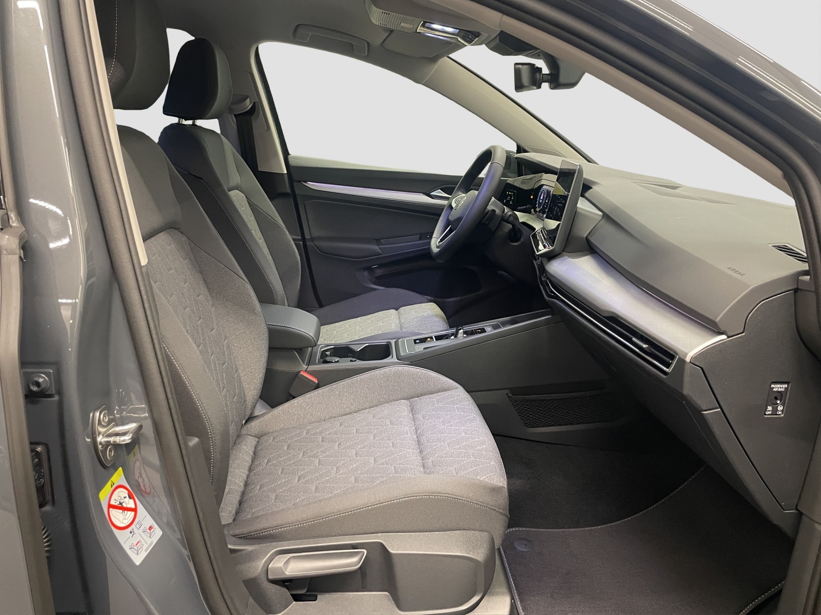 VW Golf 1.5 e TSI mHEV United DSG-image-13