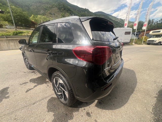 SUZUKI Vitara 1.4 Boosterjet Sakura Top 4x4 Hybrid Automatic-image-3