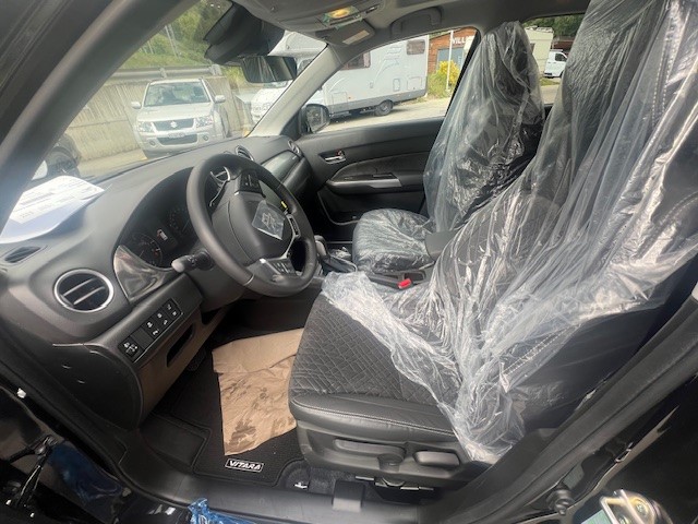 SUZUKI Vitara 1.4 Boosterjet Sakura Top 4x4 Hybrid Automatic-image-9