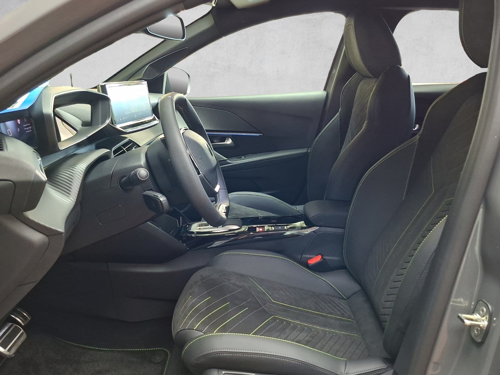 PEUGEOT 208 1.2 Hybrid 145 GT-image-10