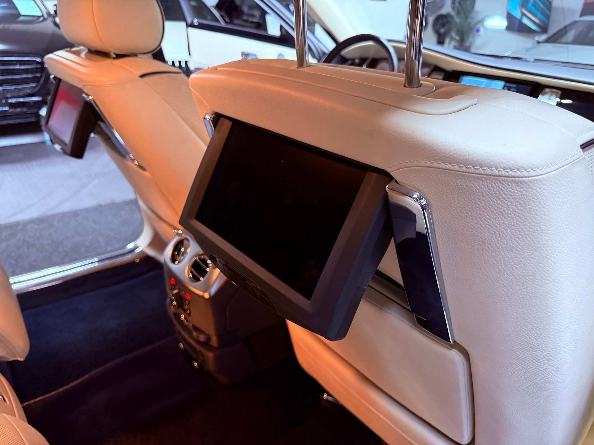 ROLLS-ROYCE Ghost 6.6 V12 EWB-image-24