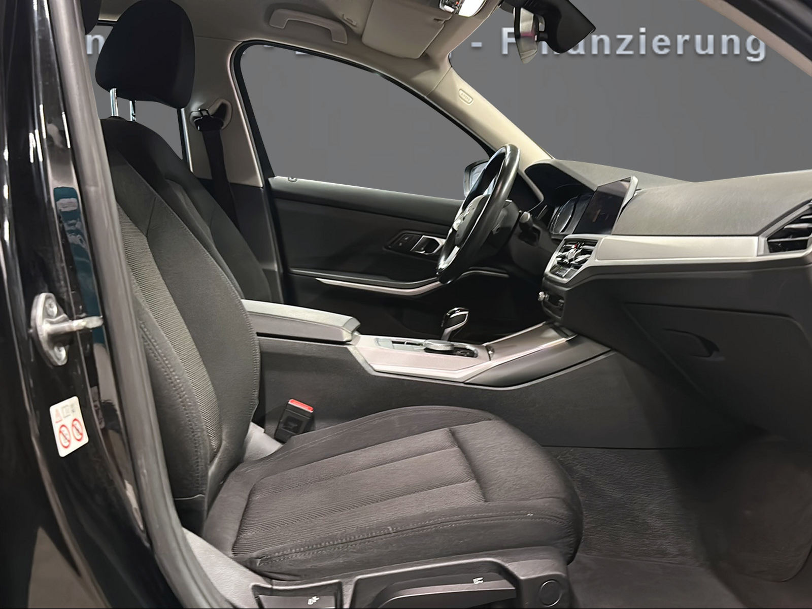BMW 320i xDrive Steptronic Facelift-image-10