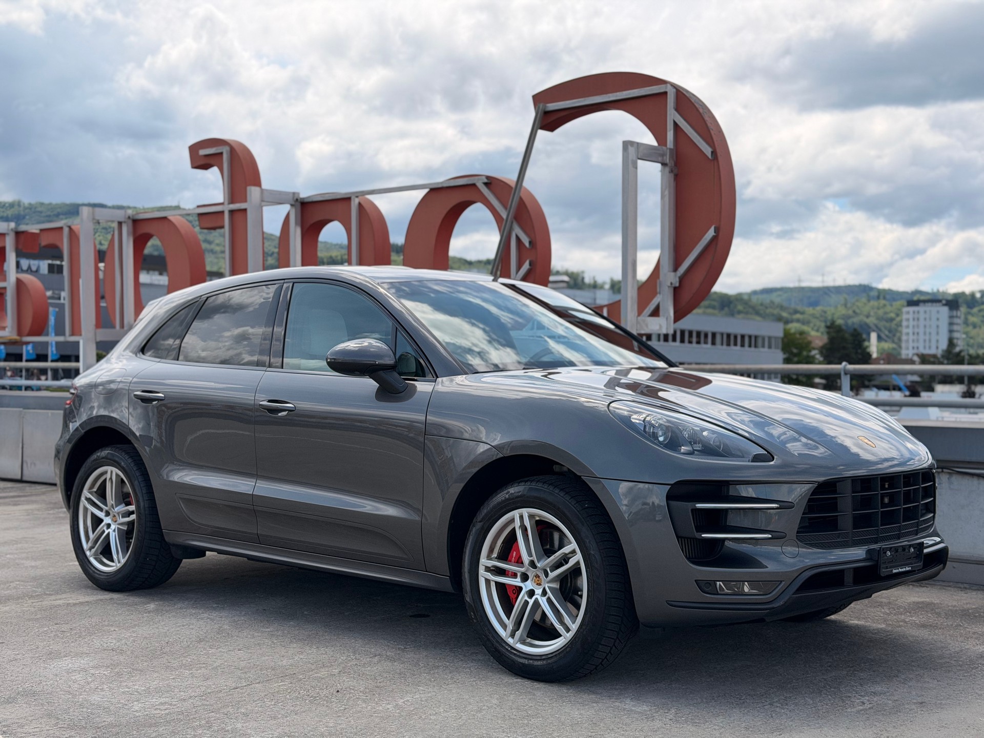 PORSCHE Macan Turbo PDK-image-1