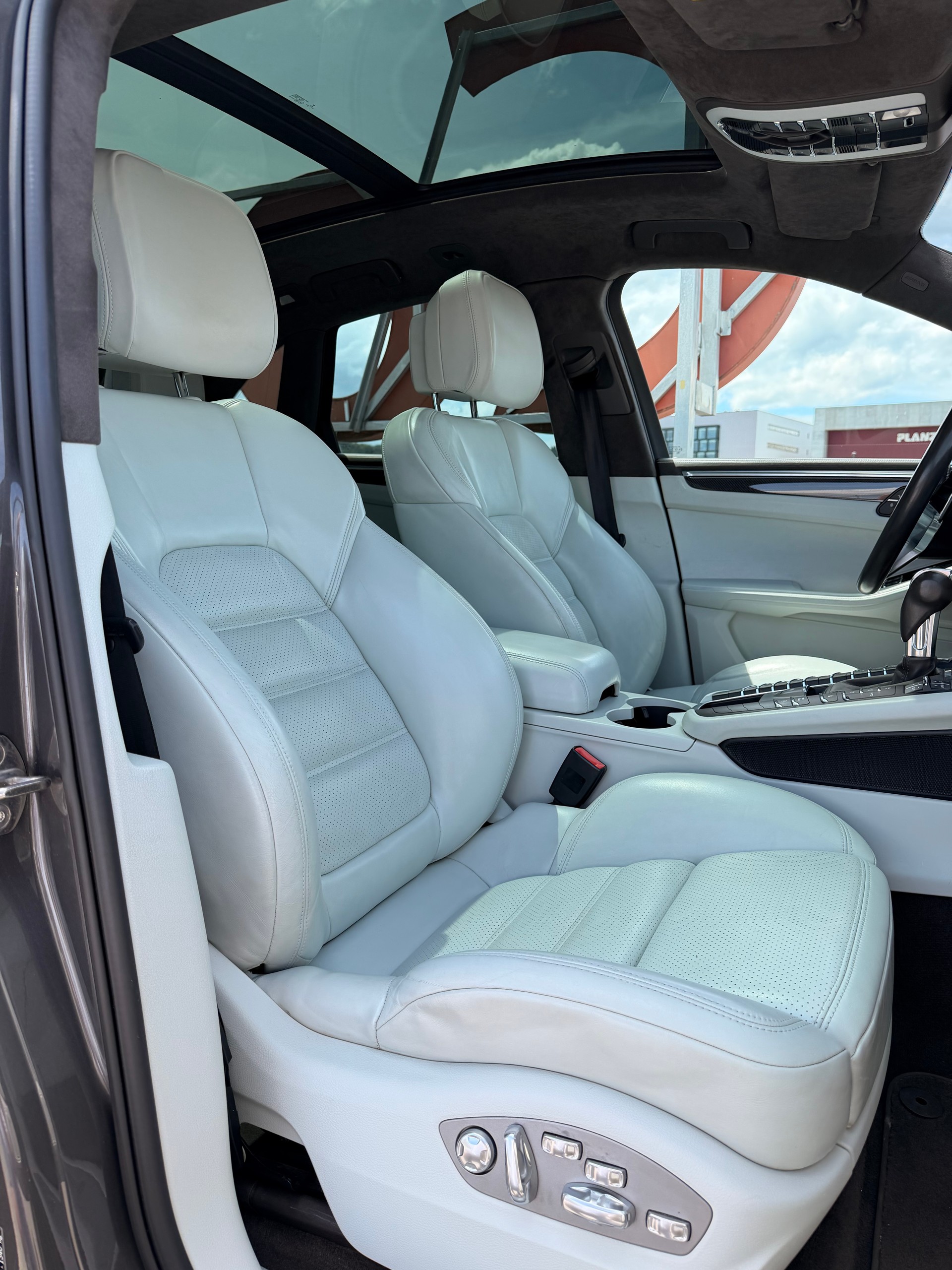 PORSCHE Macan Turbo PDK-image-10