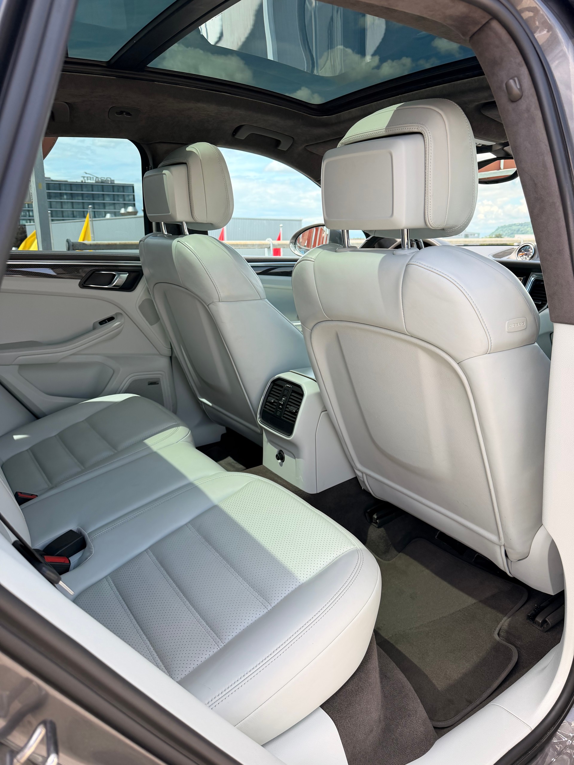 PORSCHE Macan Turbo PDK-image-12
